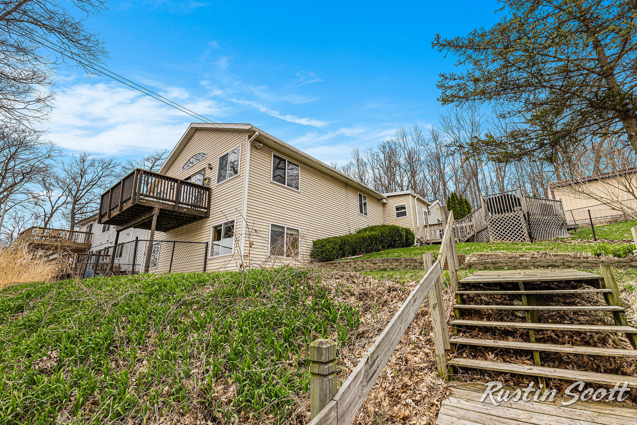 7229 Bordeau Drive Ne Property Photo