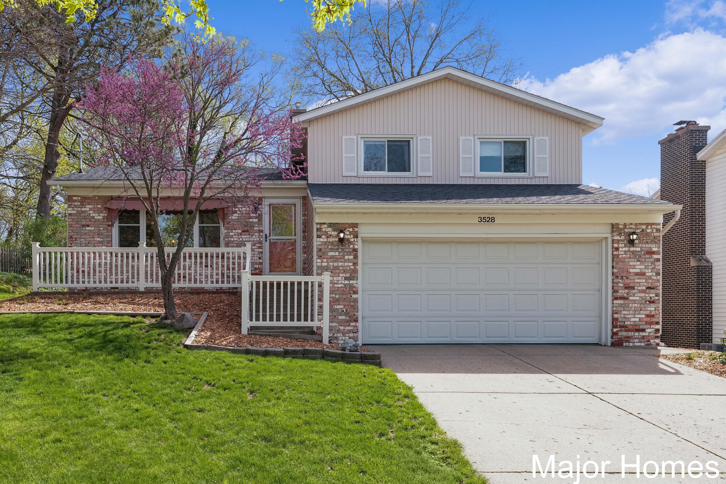 3528 Williamson Avenue Ne Property Photo 1