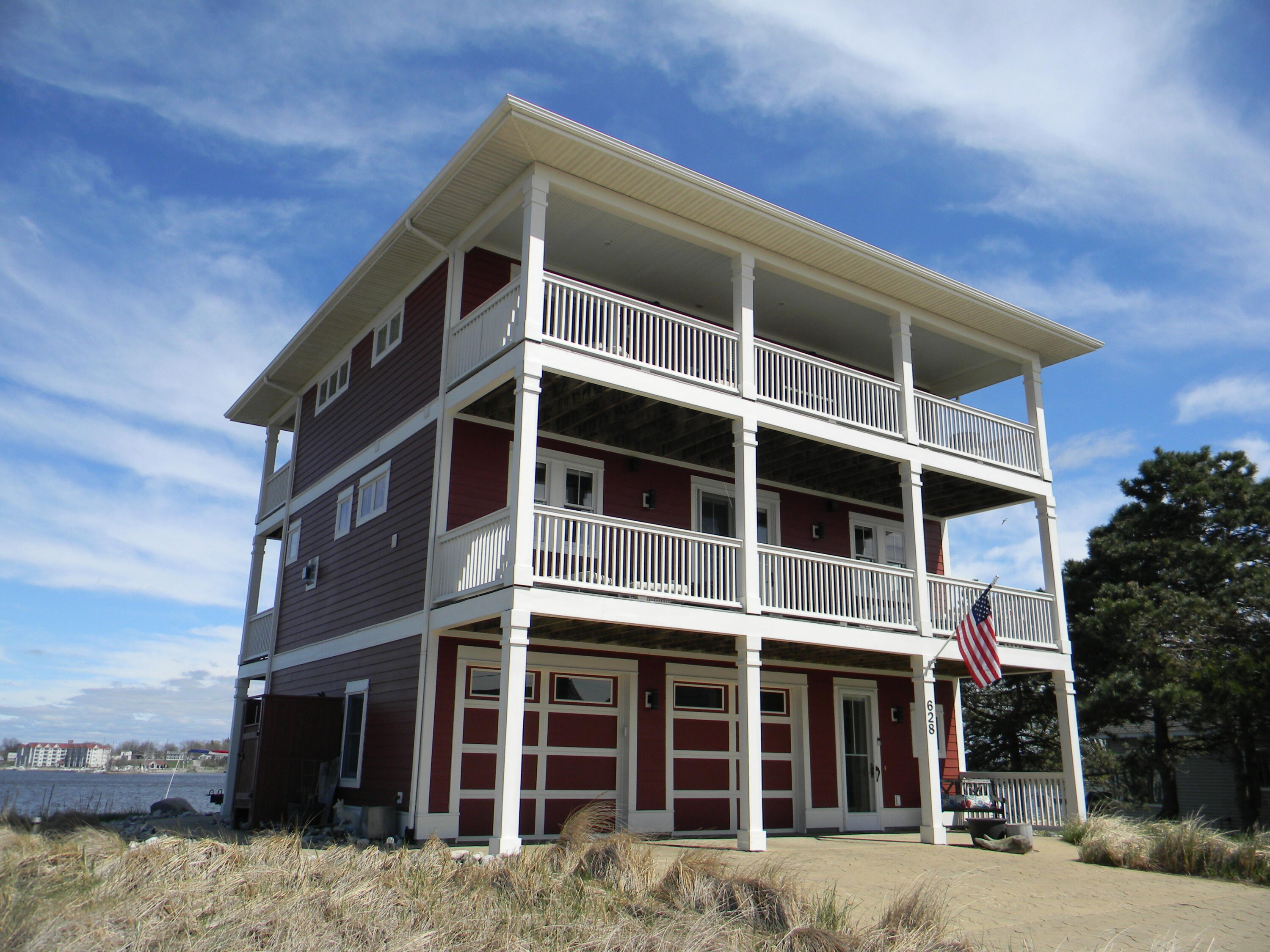 628 S Lakeshore Drive Property Photo 1