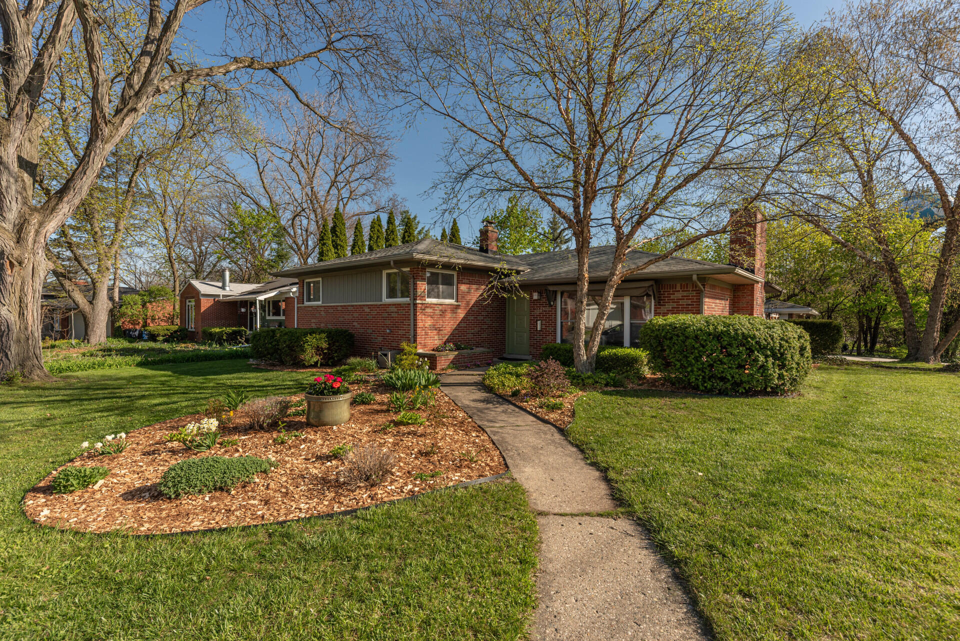 2441 Buckingham Road Property Photo