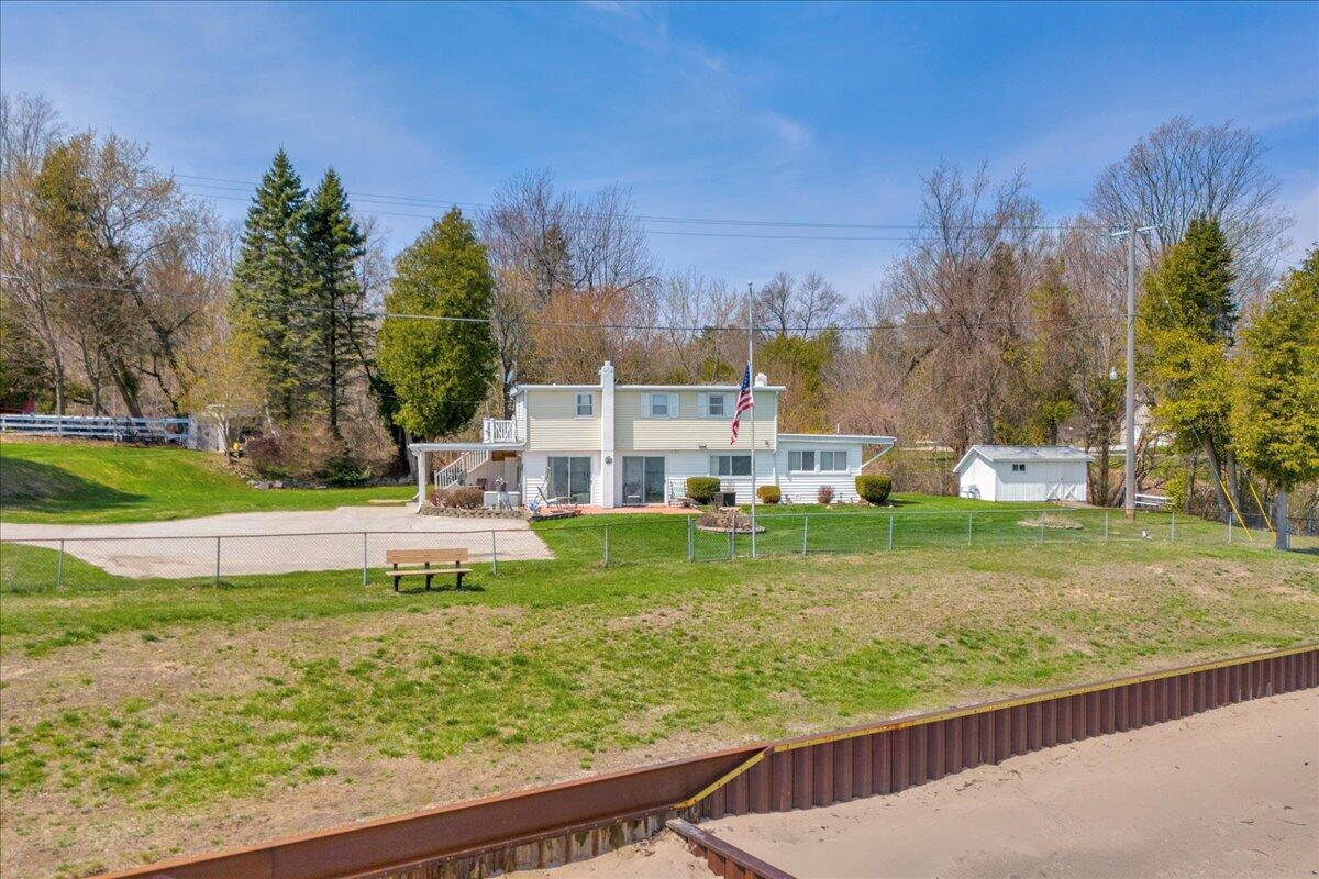 7226 Lakeview Drive Property Photo 1
