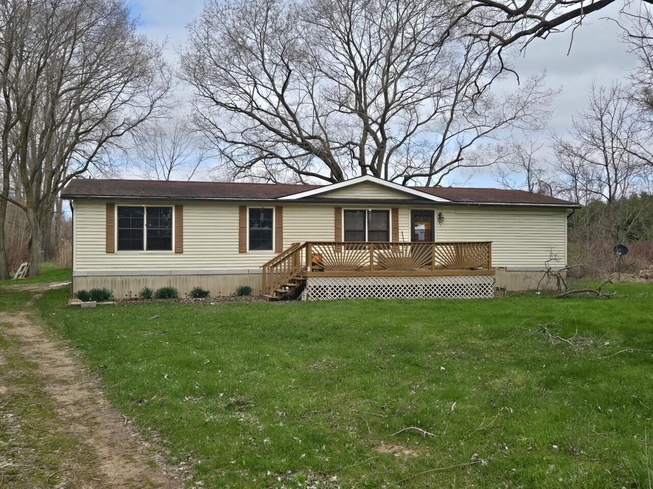 6201 N Lakeshore Road Property Photo 1