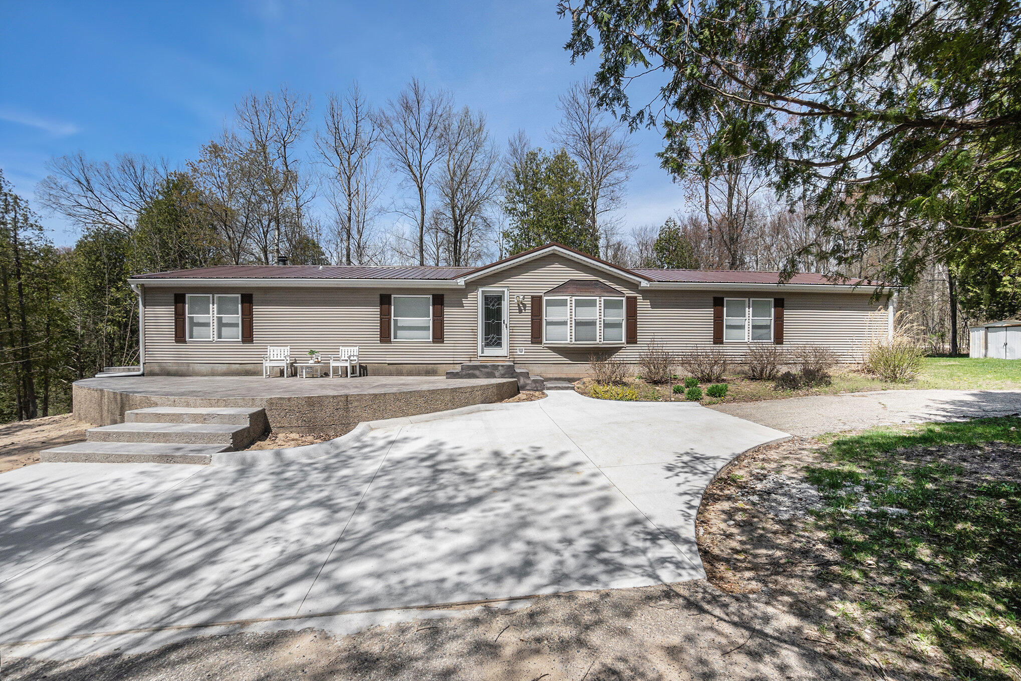 1499 N Apple Drive Property Photo 1