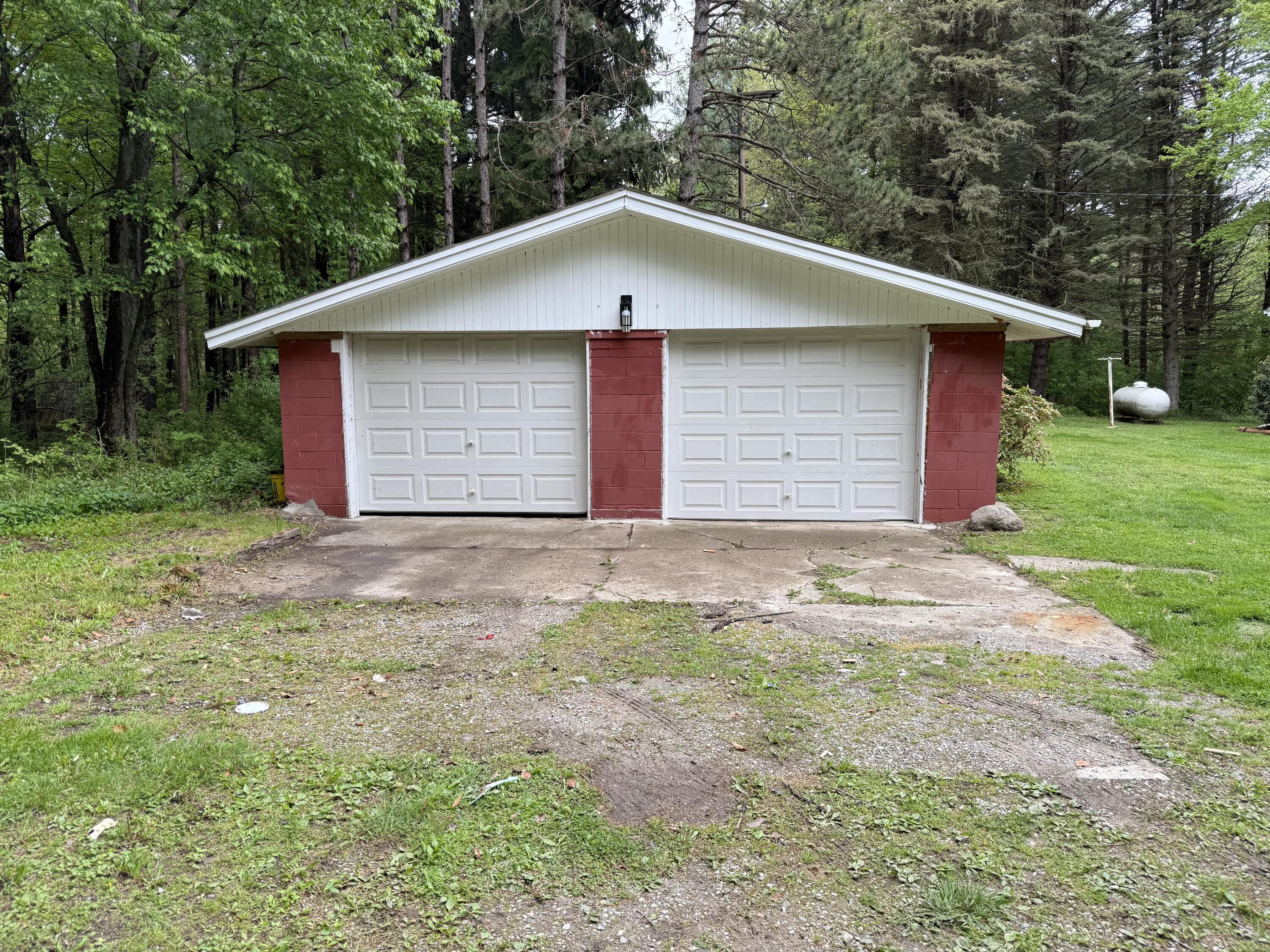 6411 Custer Road Property Photo 8