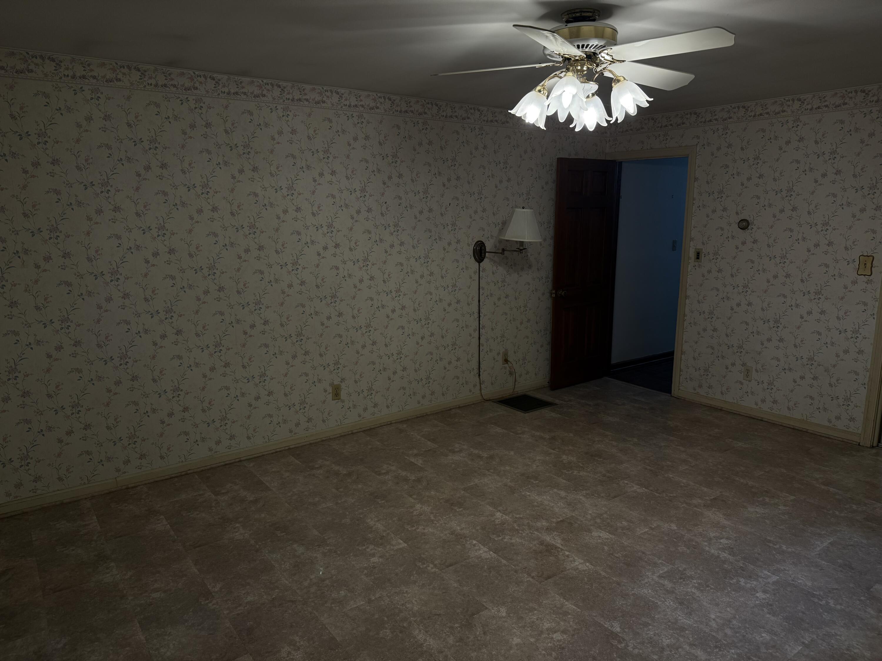6411 Custer Road Property Photo 19