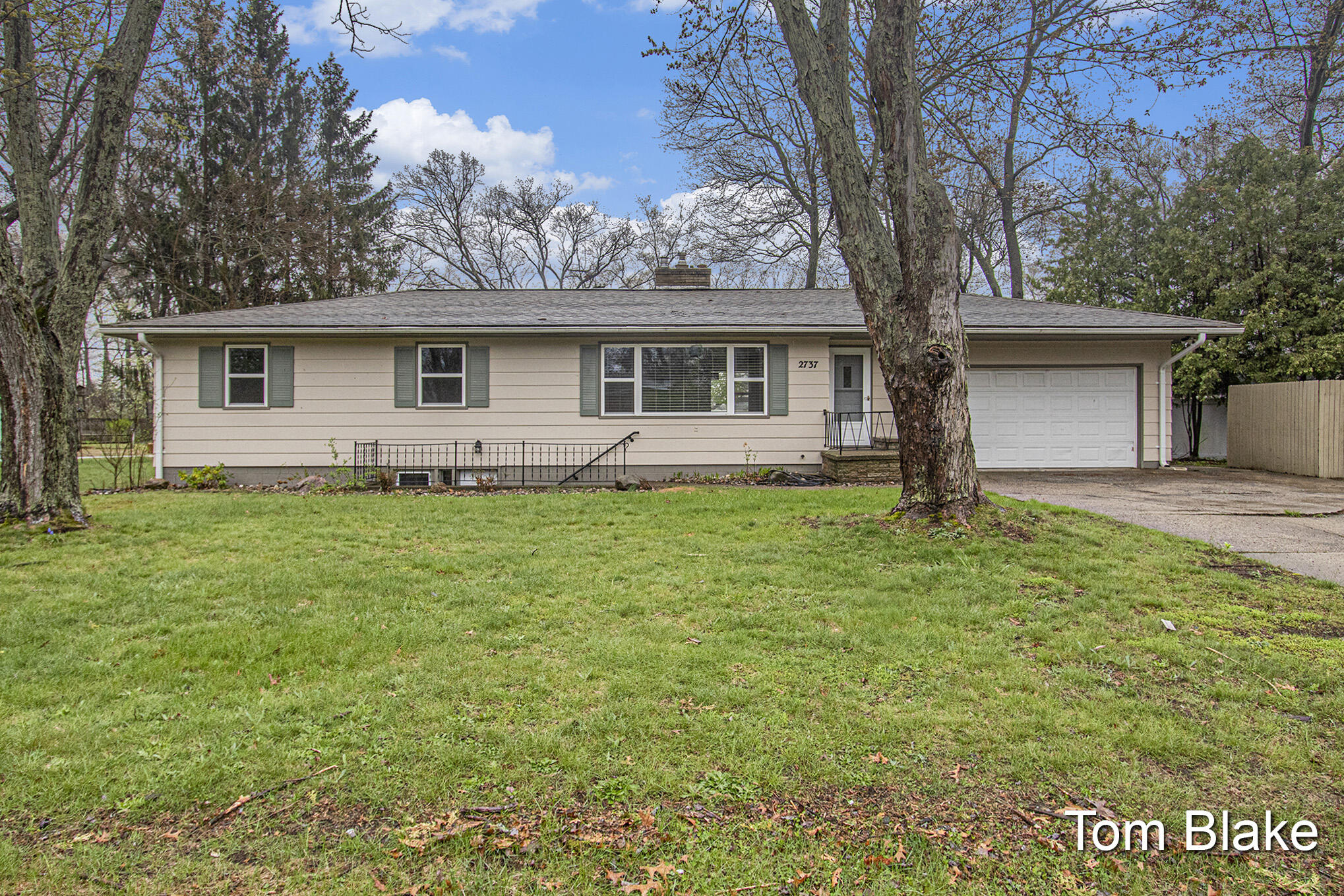 2737 Patricia Drive Property Photo