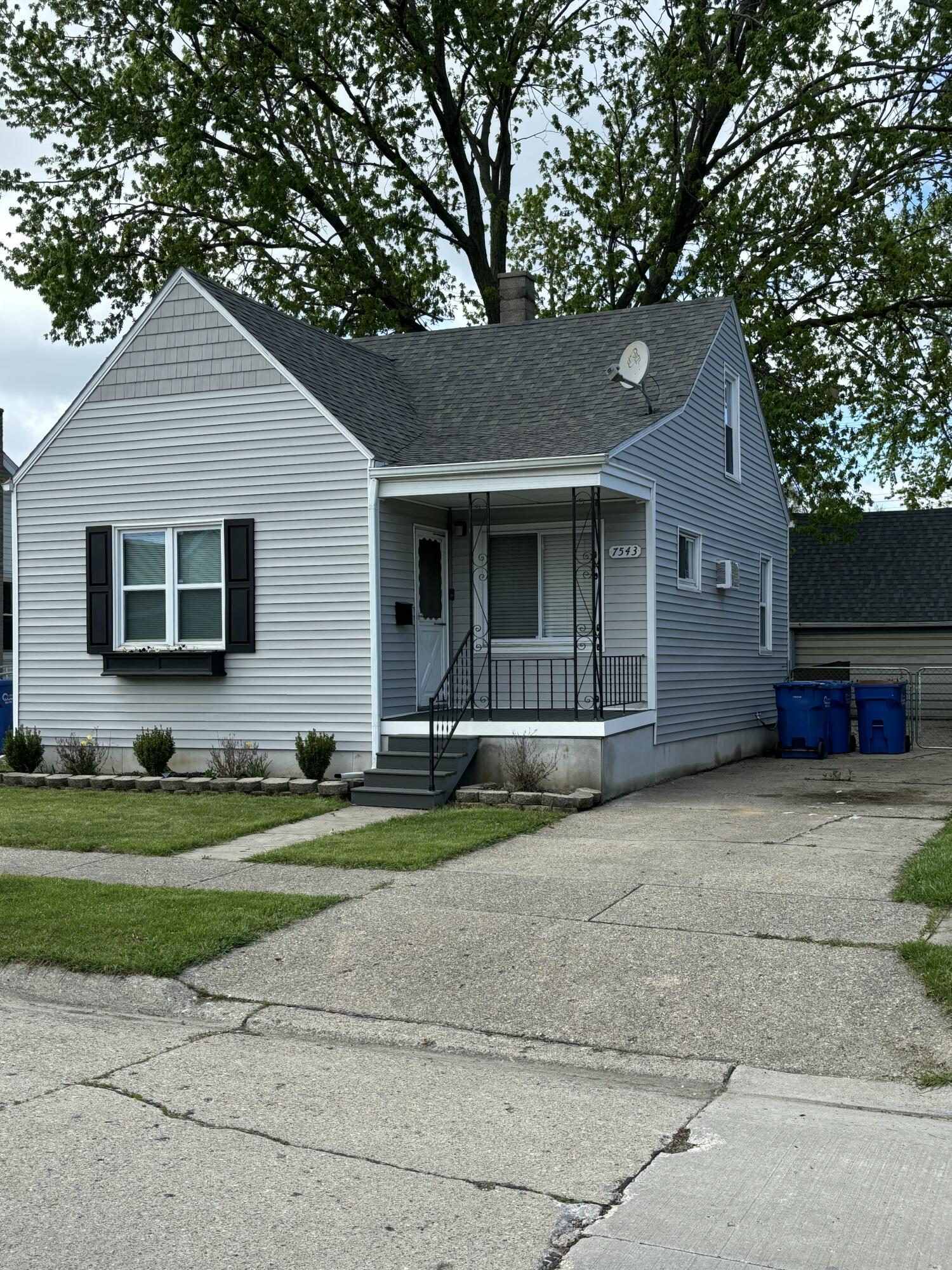 7543 Ford Avenue Property Photo