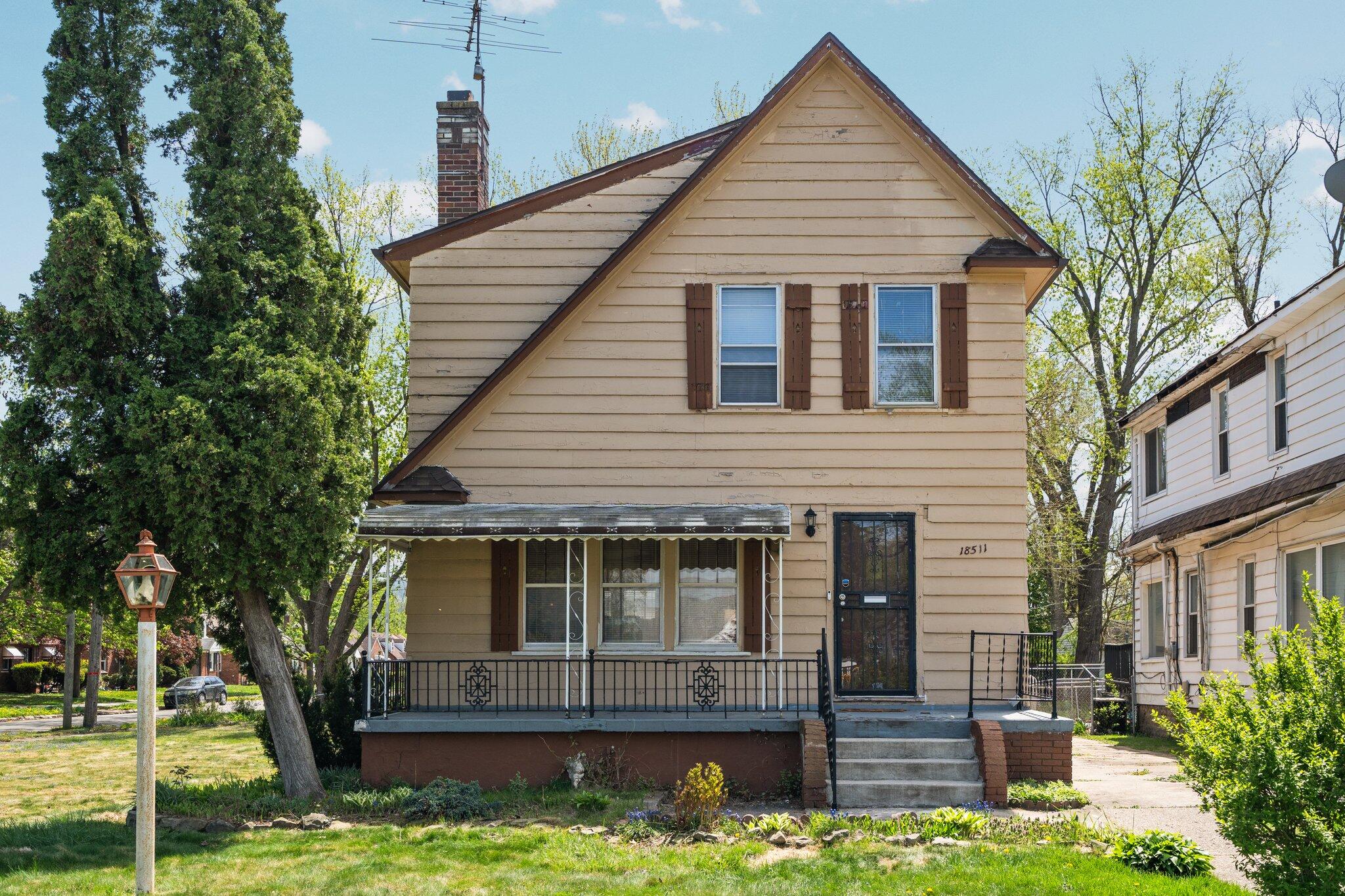 18511 Margareta Street Property Photo