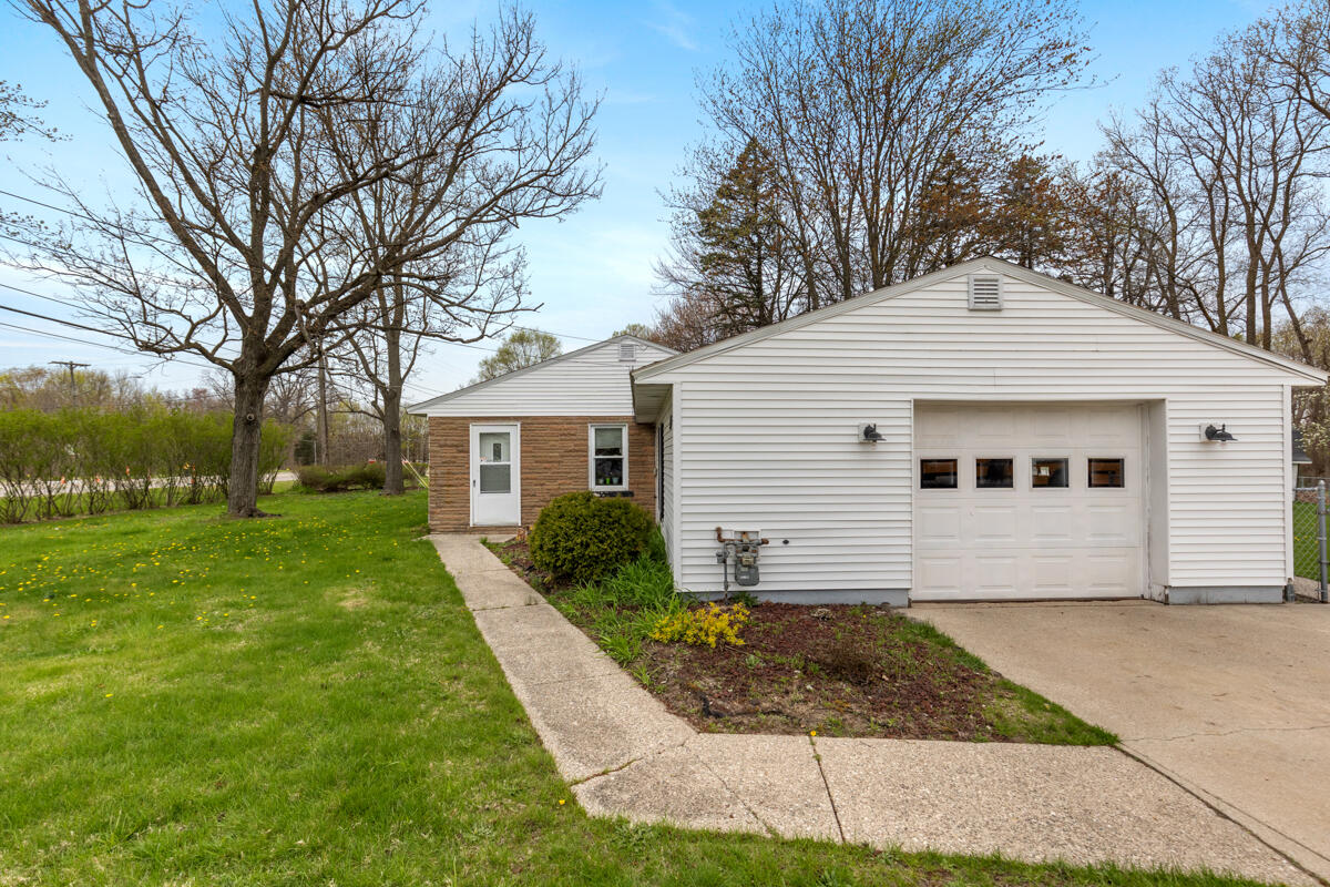 3116 E Apple Avenue Property Photo 1