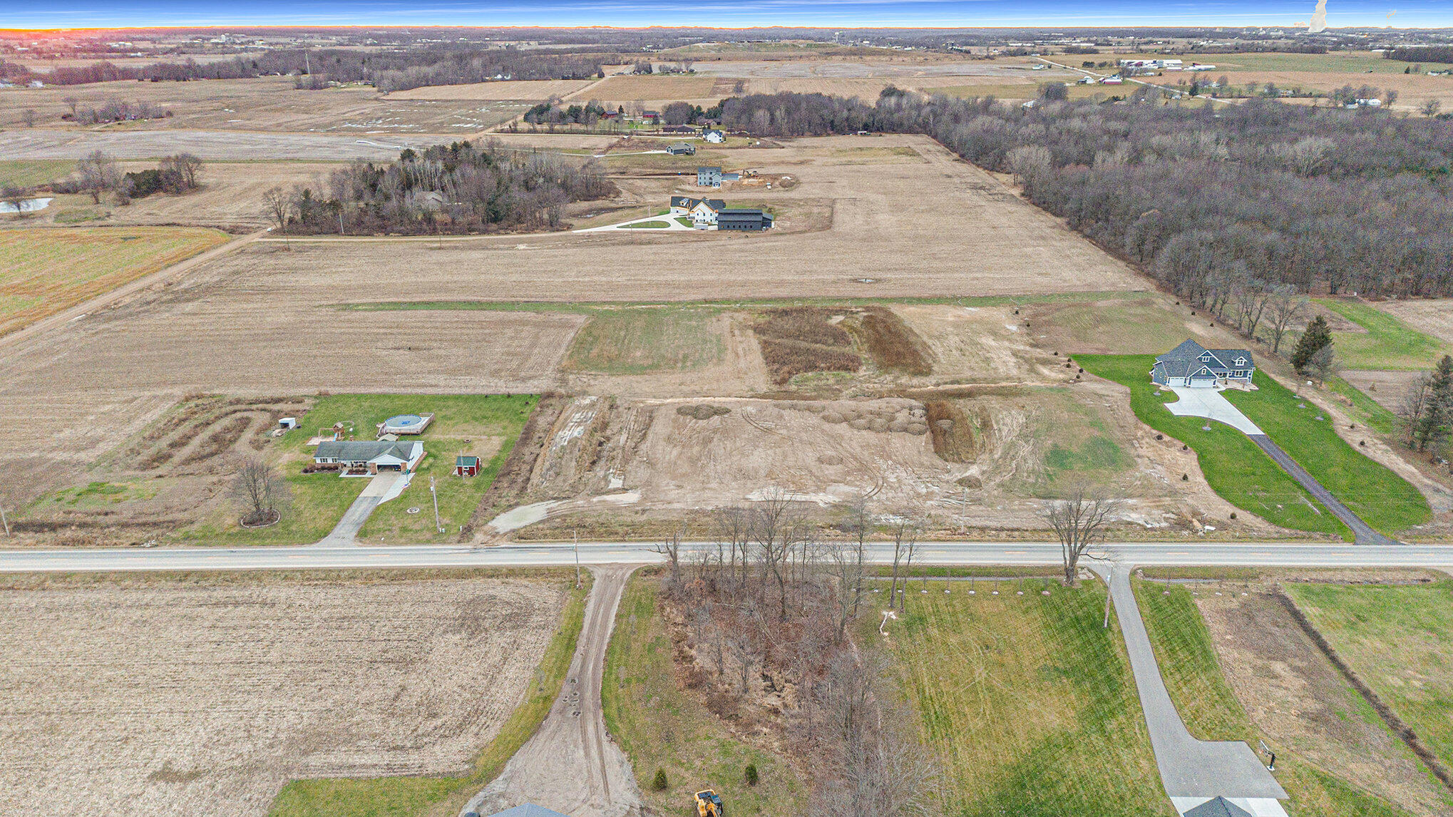 Parcel 7 40th Property Photo 3