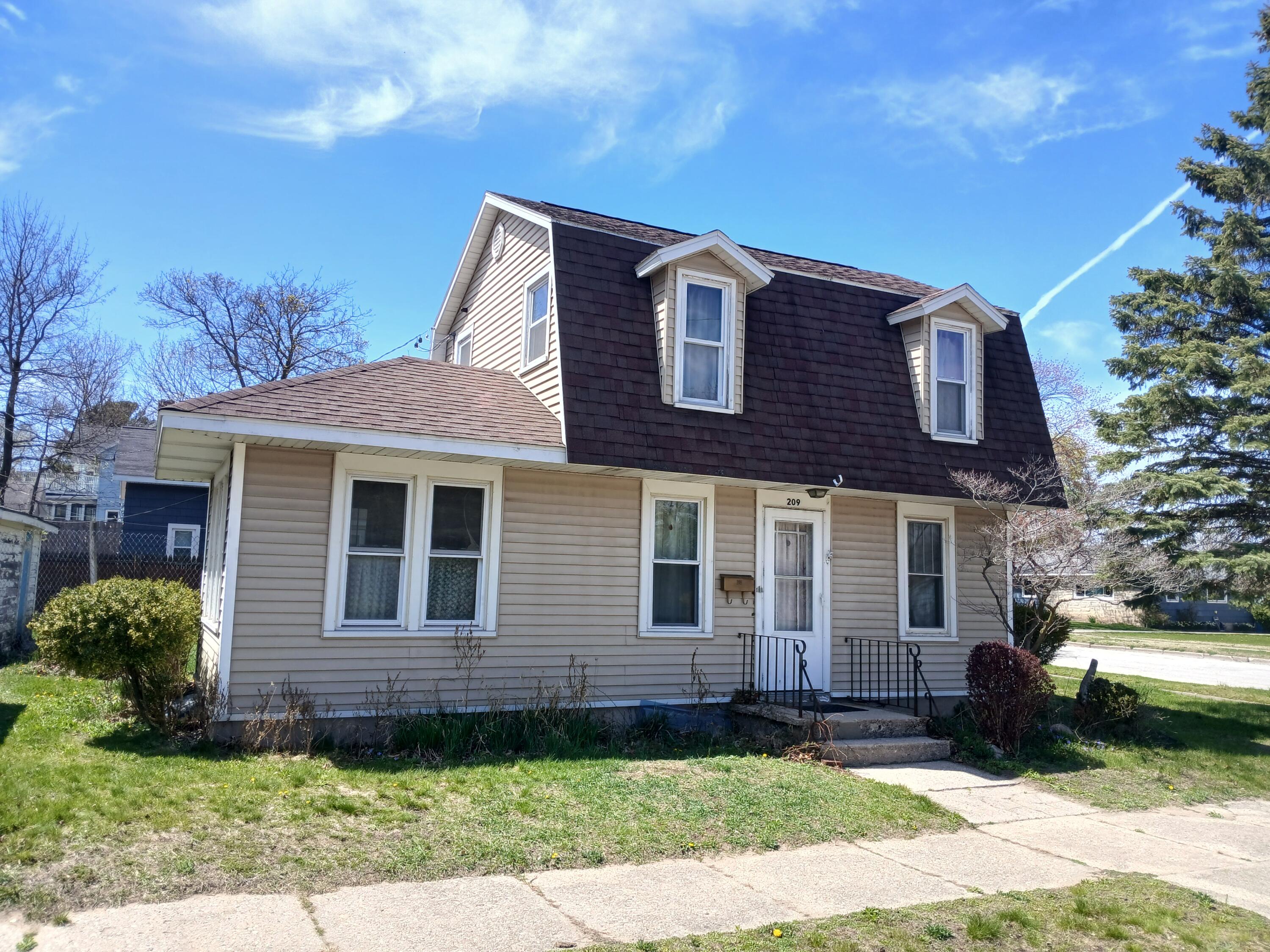 209 N Emily Street Property Photo 1