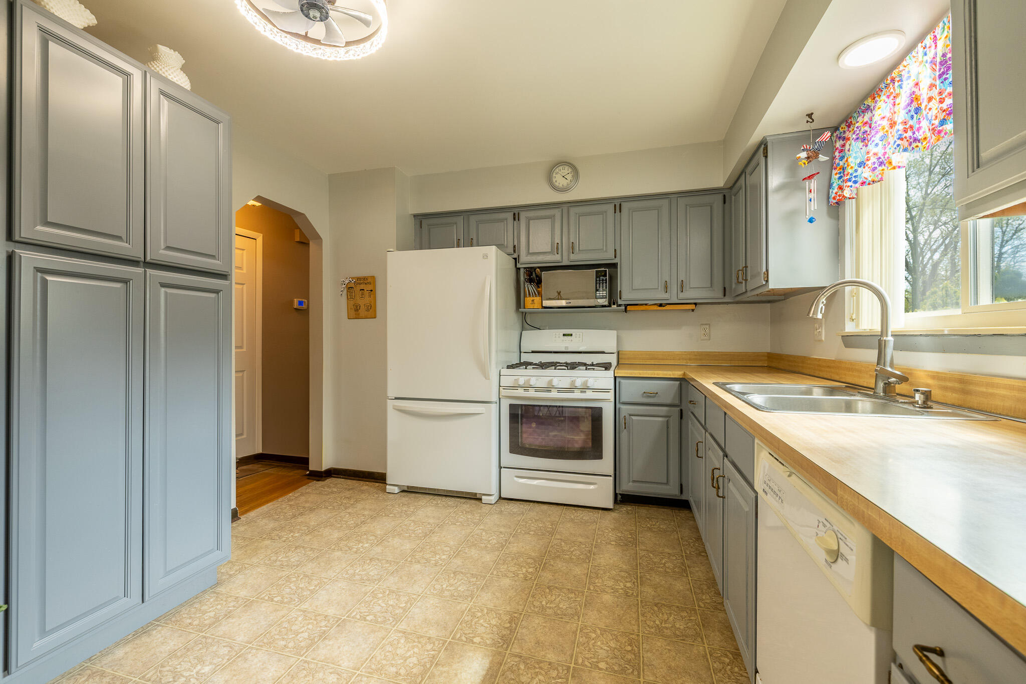 11926 Neil Street Property Photo 14