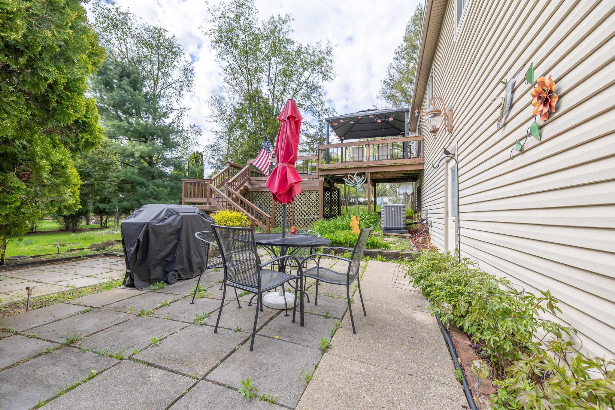 11926 Neil Street Property Photo 27