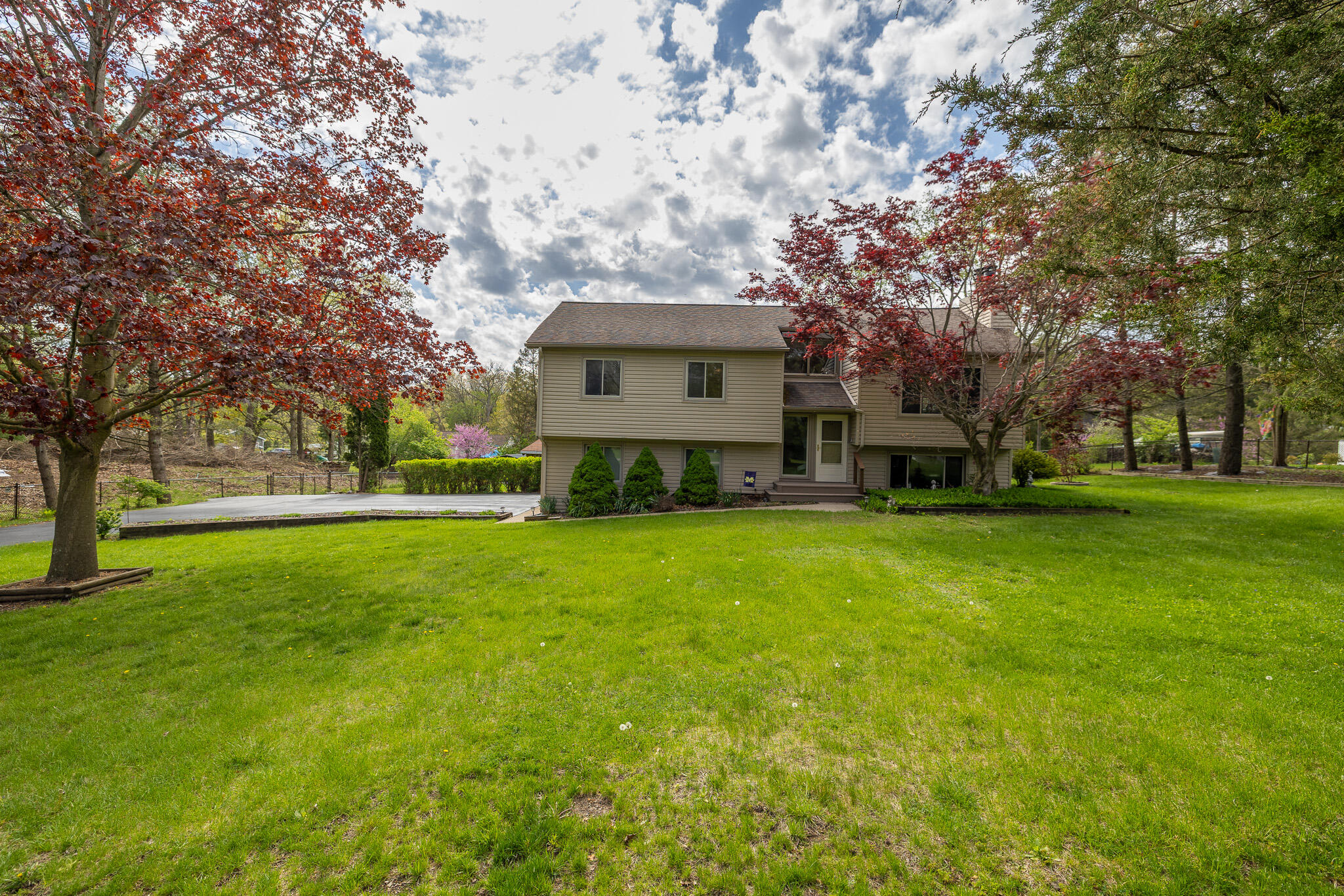 11926 Neil Street Property Photo 32