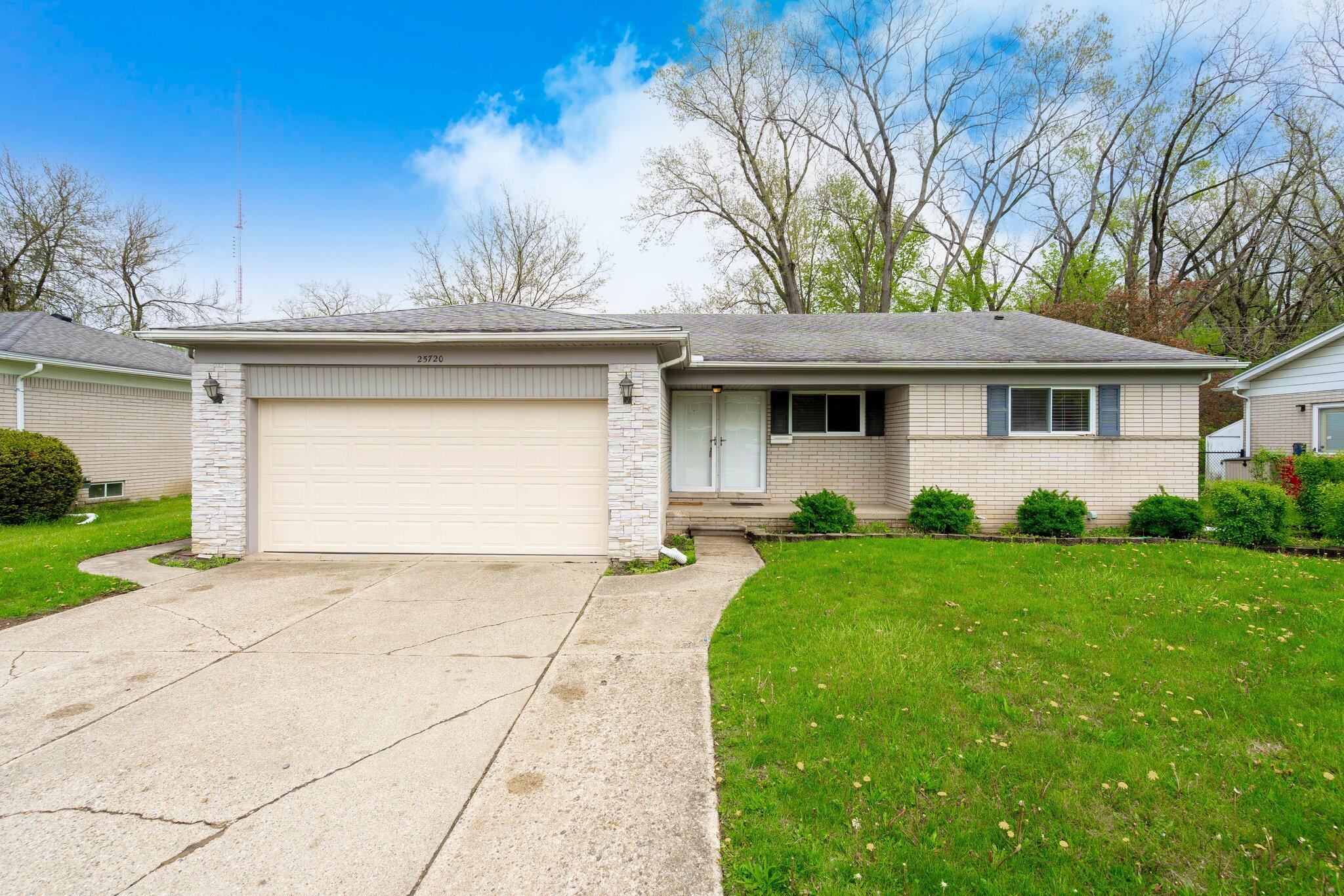 25720 Southwood Drive Property Photo 1