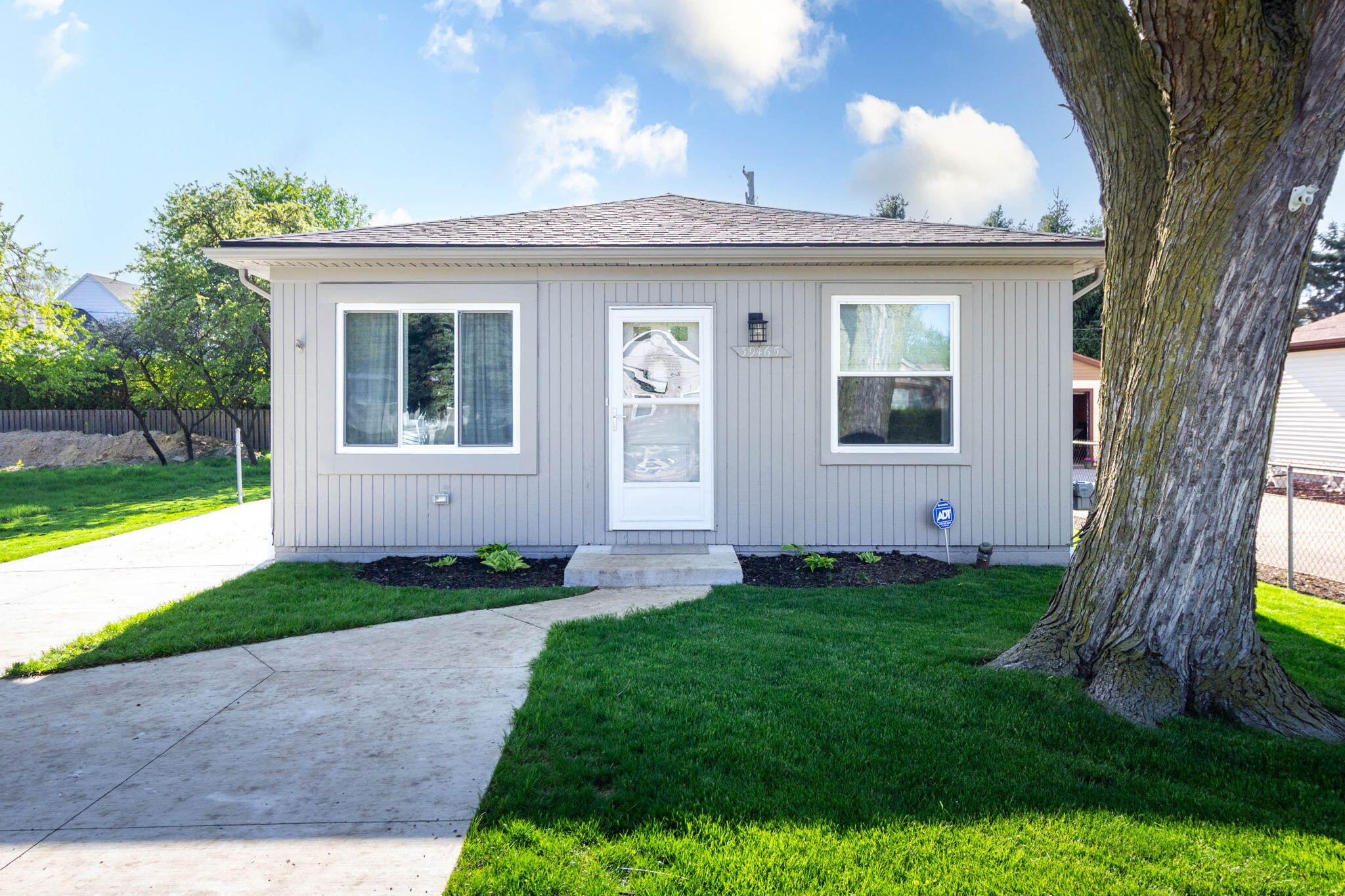 39465 Muffatt Street Property Photo