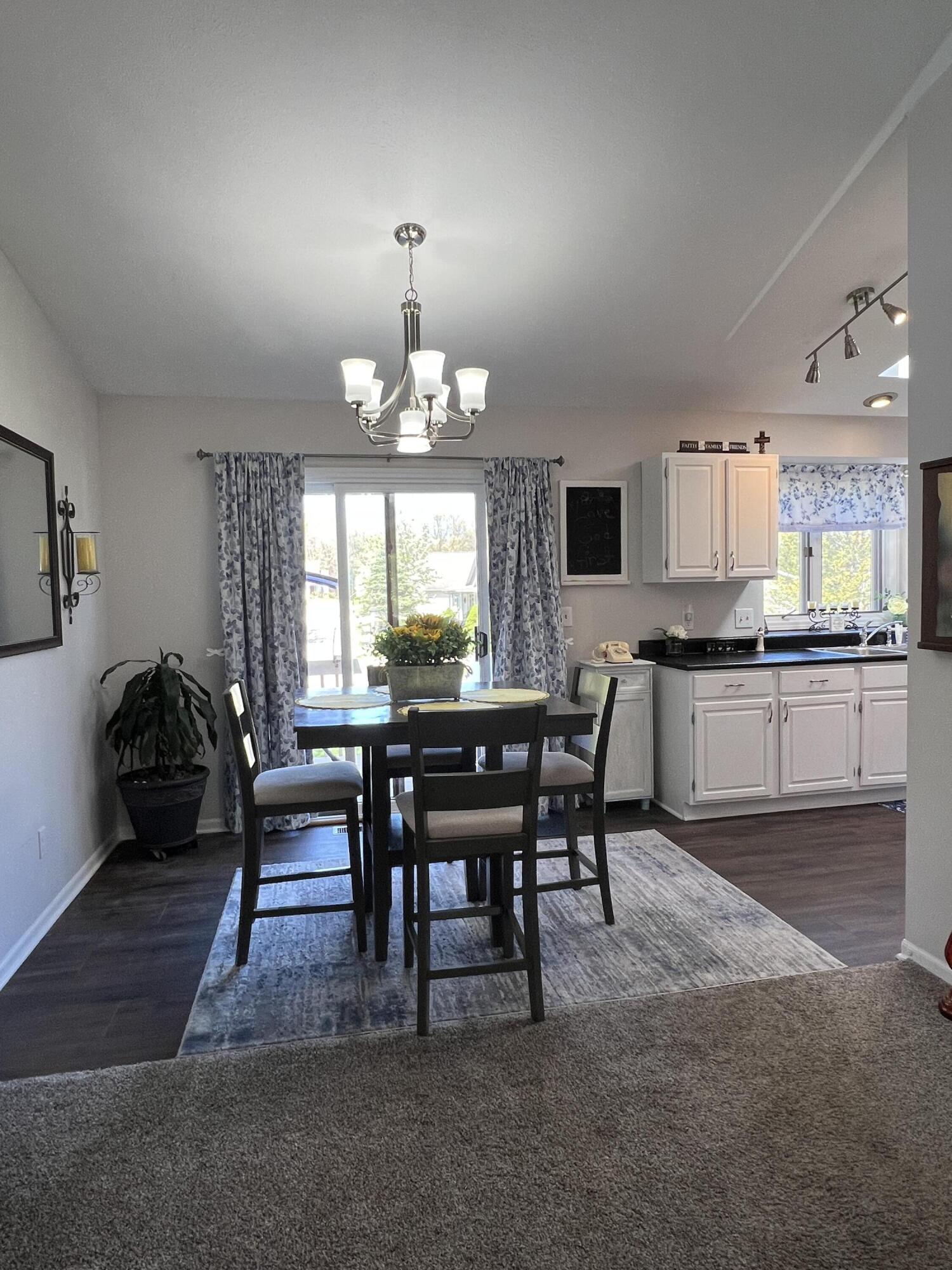 17267 Roosevelt Road Property Photo 9