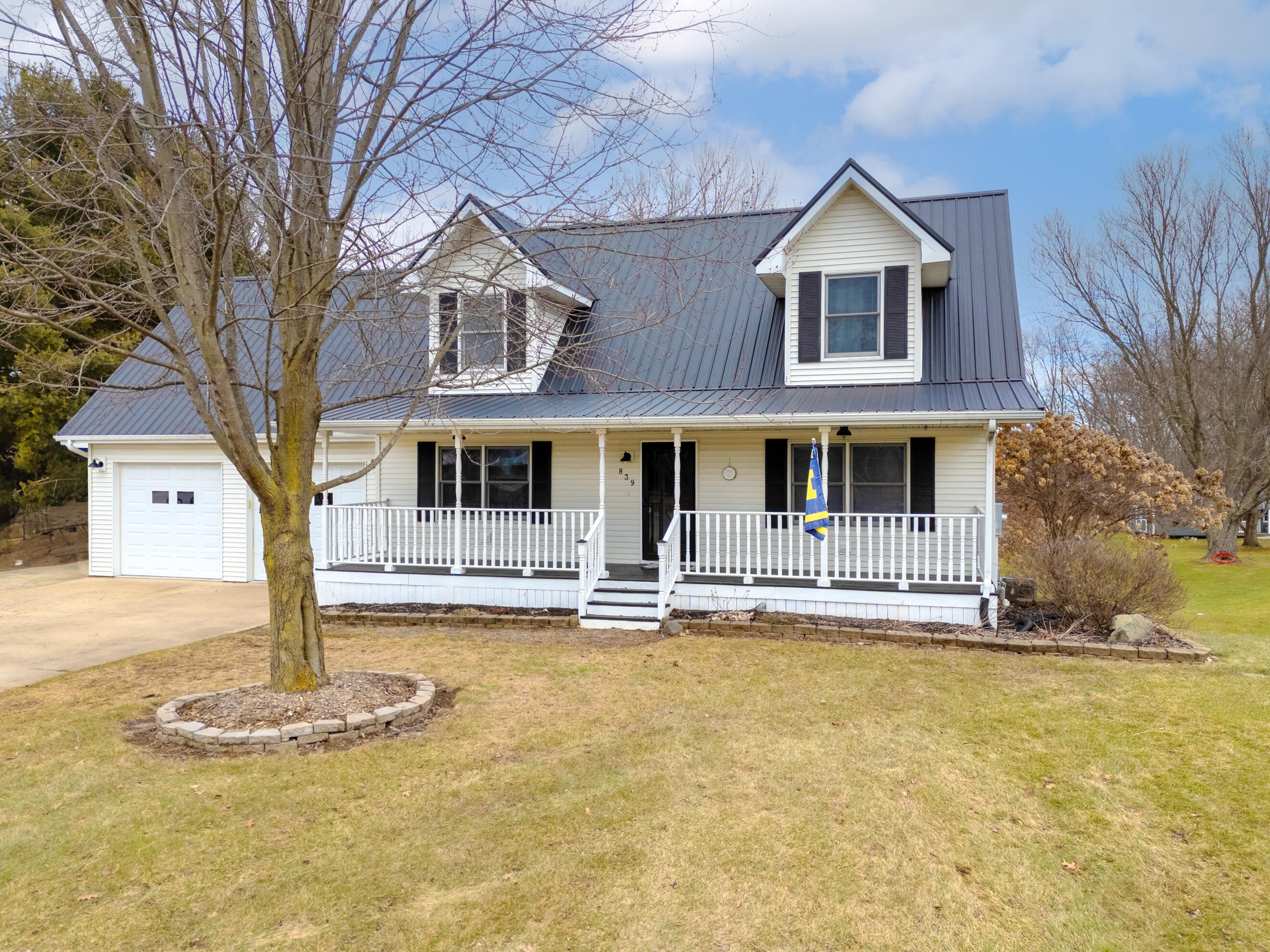 839 Rolling Meadows Drive Property Photo 1