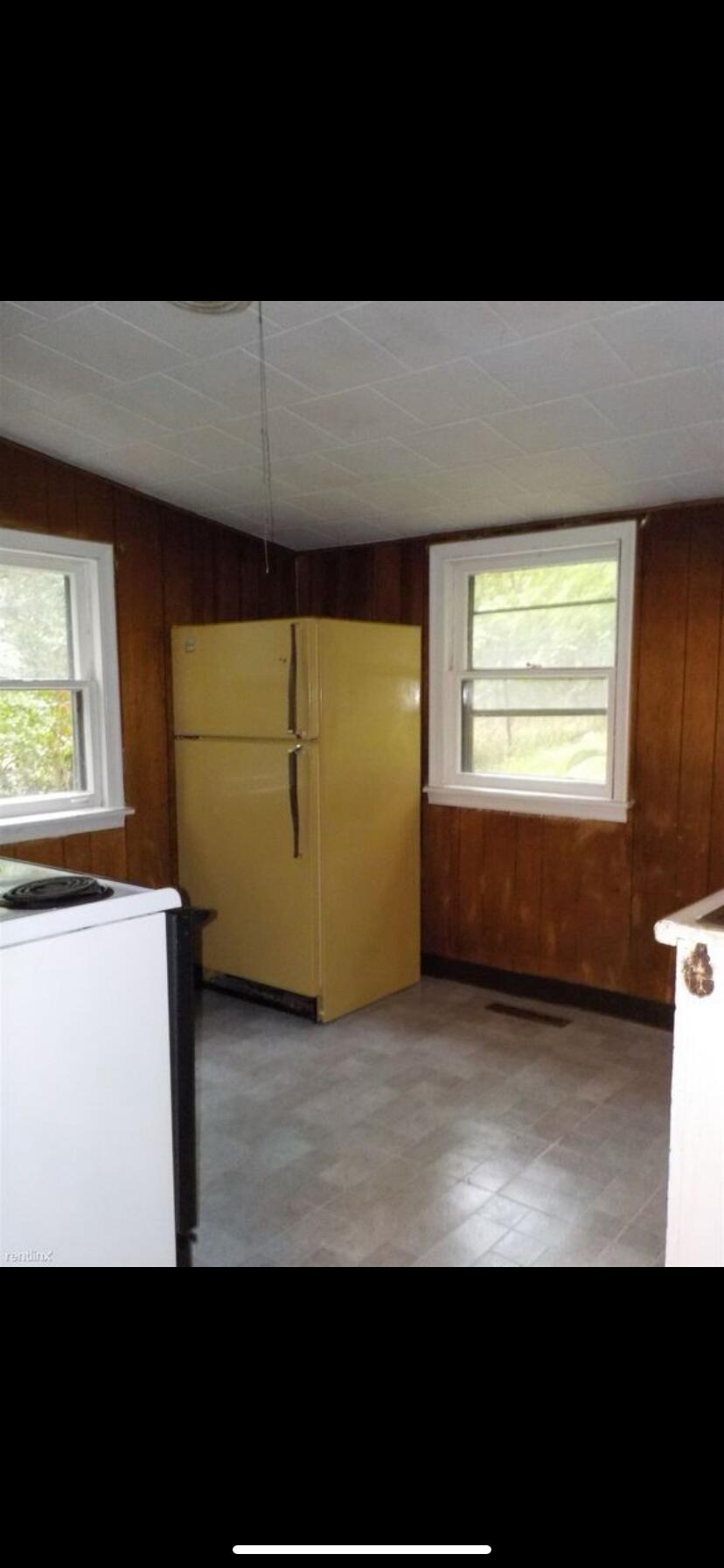 2605 Lester Street Property Photo 3