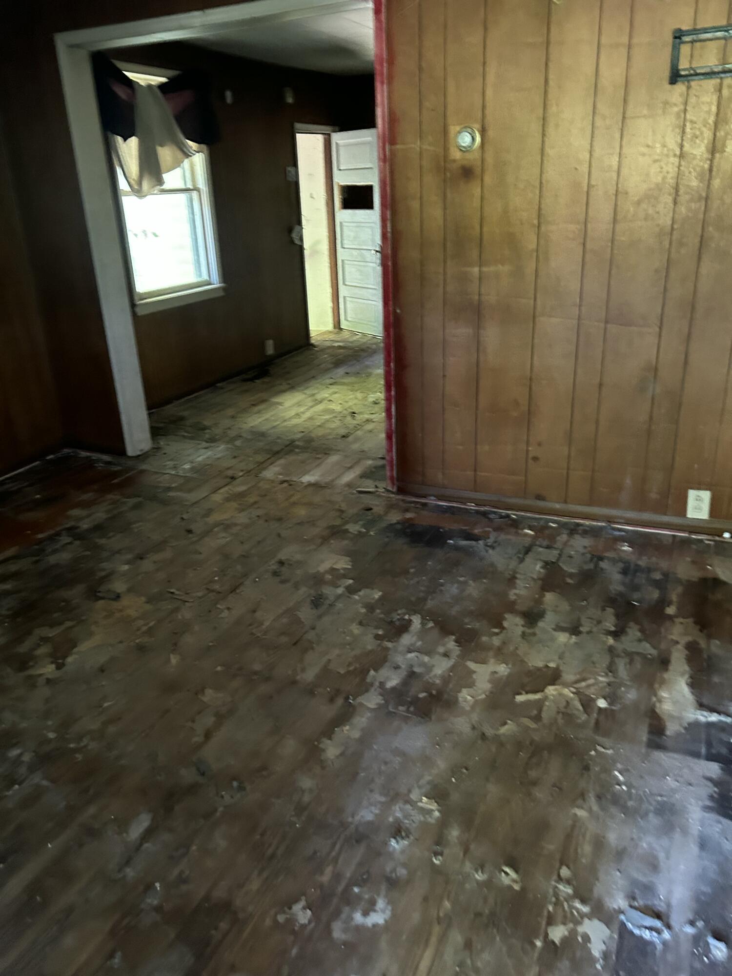 2605 Lester Street Property Photo 5