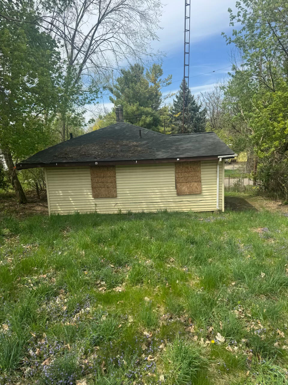 2605 Lester Street Property Photo 8