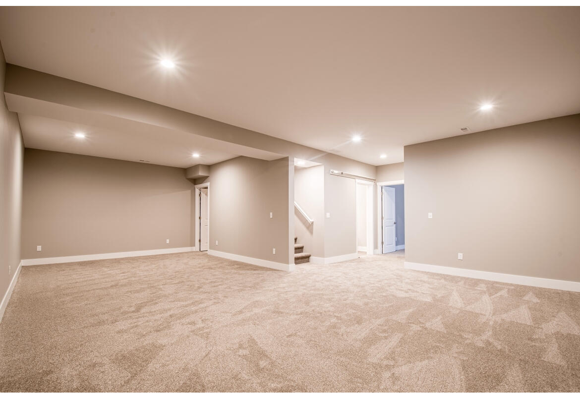 2332 Gilder Property Photo 10