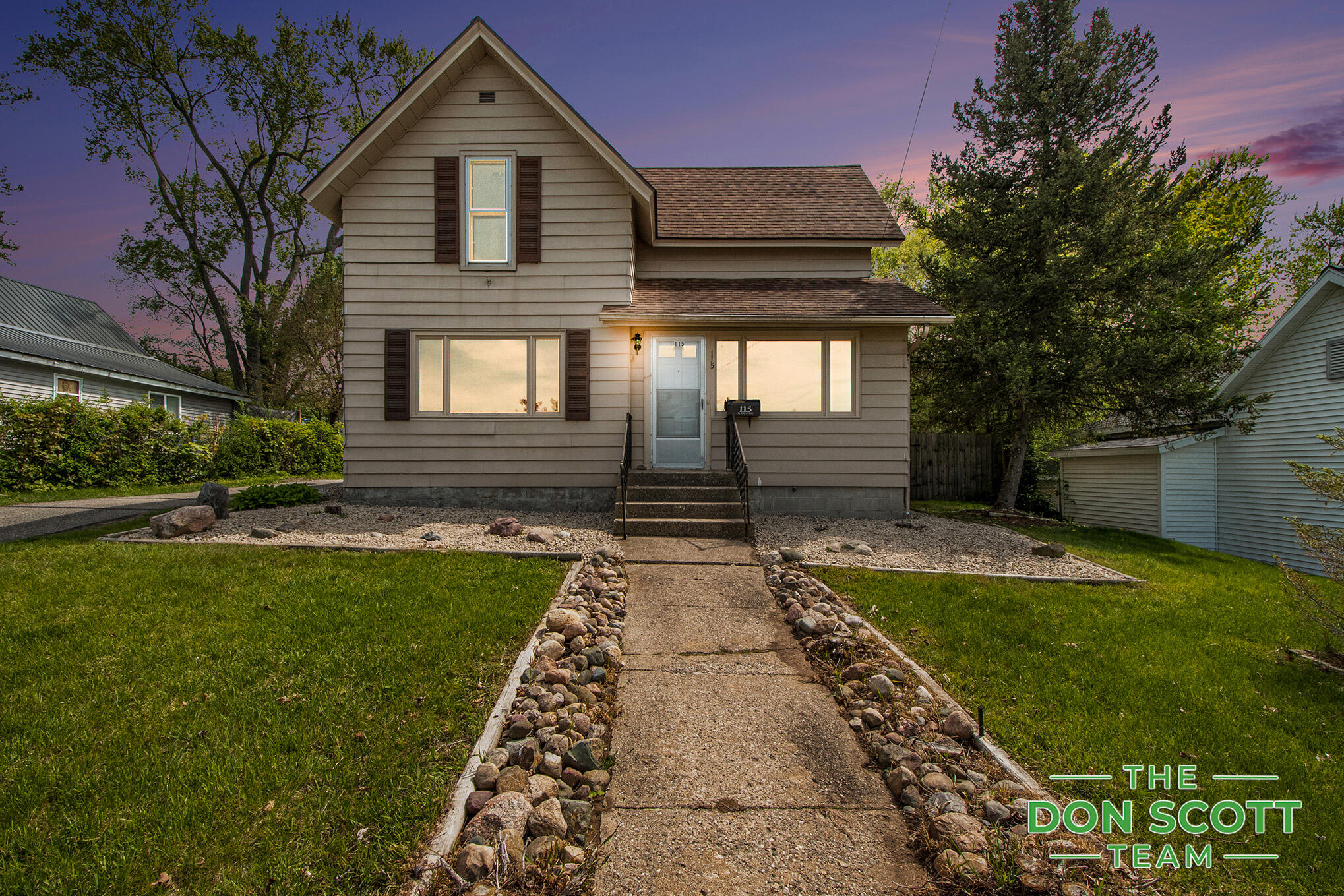 115 E Center Street Property Photo