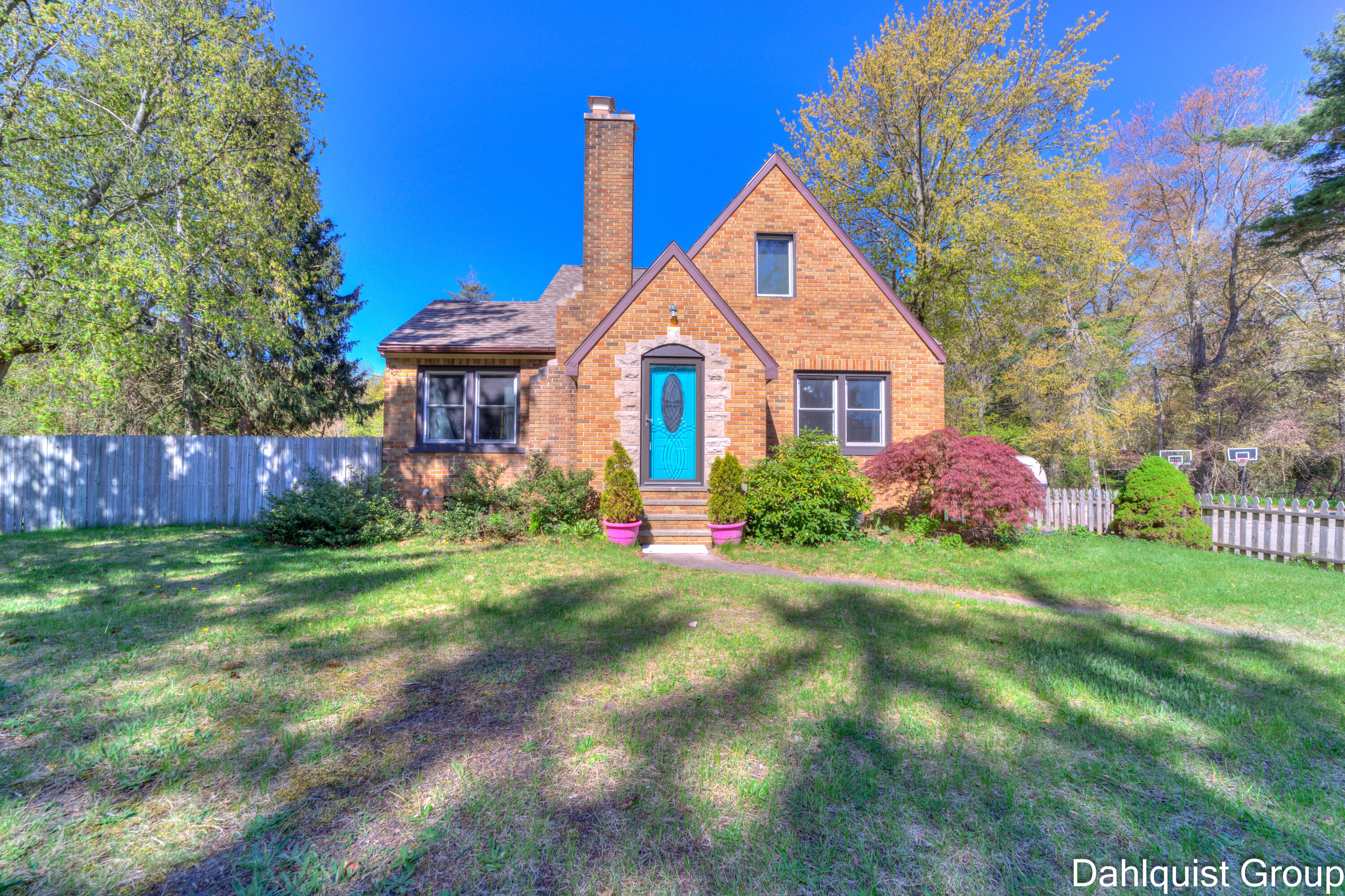 1573 N Whitehall Road Property Photo