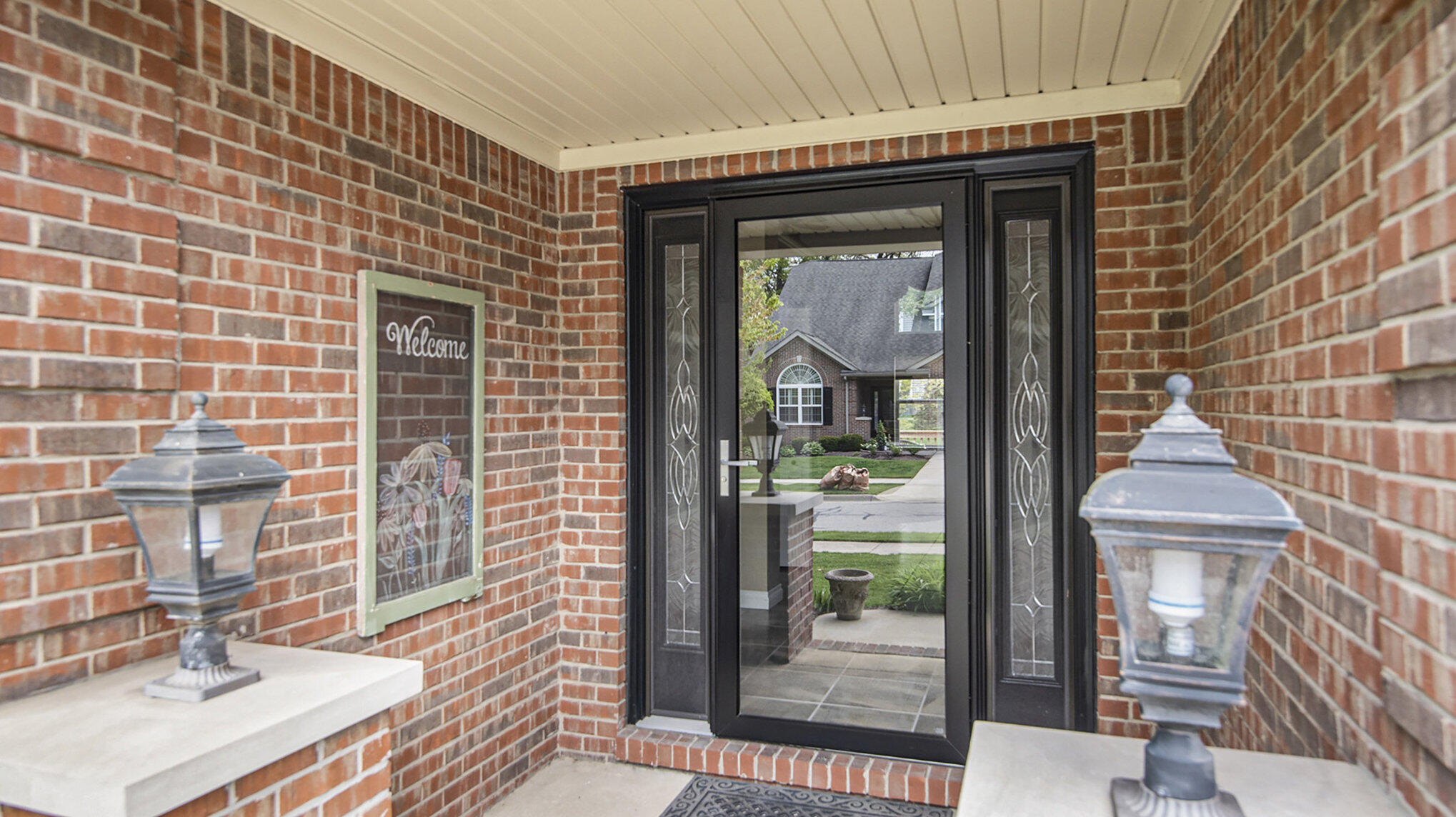 4607 Spring Mountain Drive Property Photo 4
