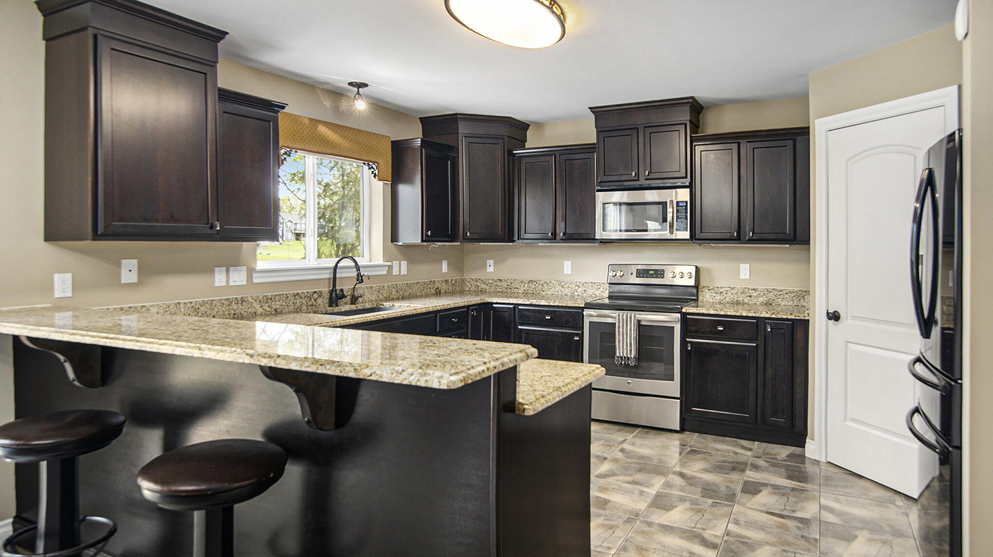 4607 Spring Mountain Drive Property Photo 10