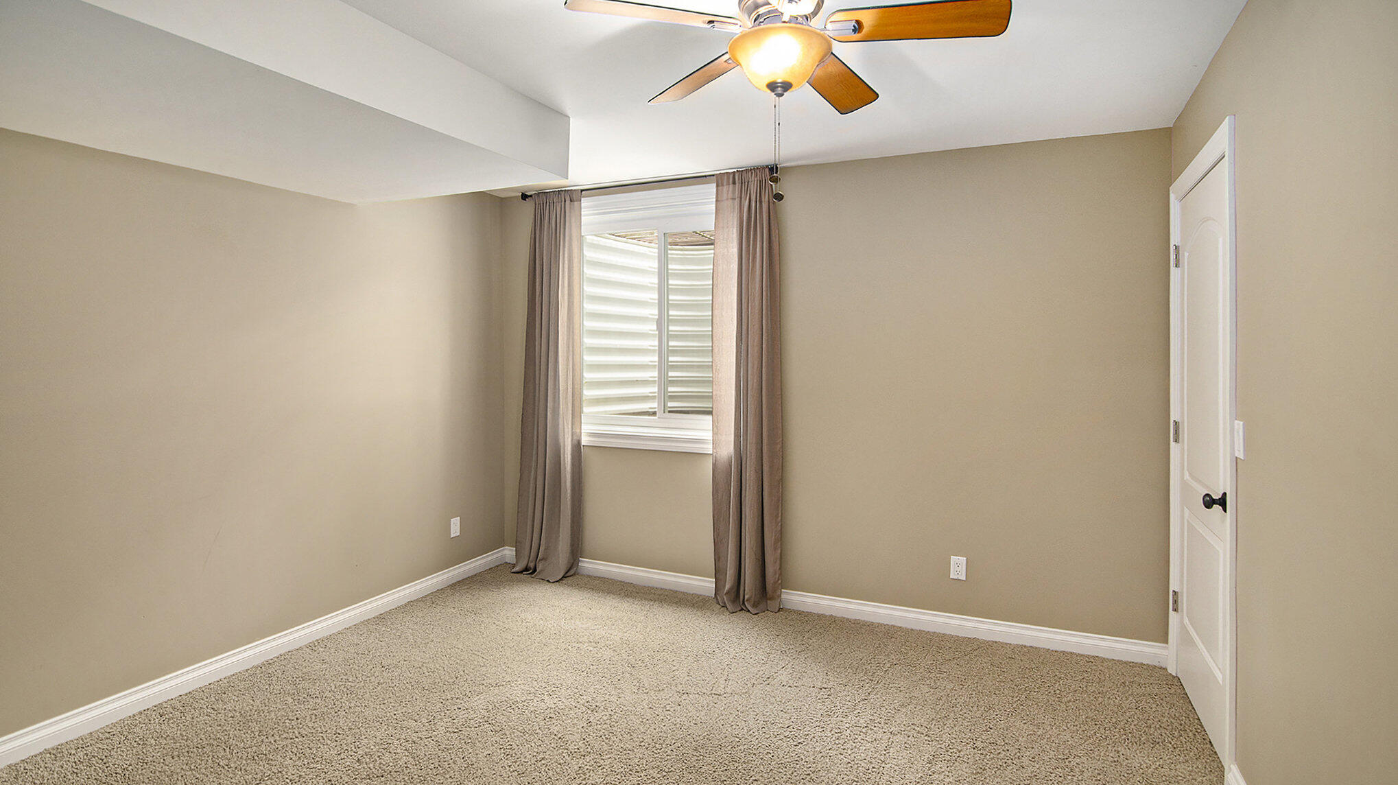 4607 Spring Mountain Drive Property Photo 26