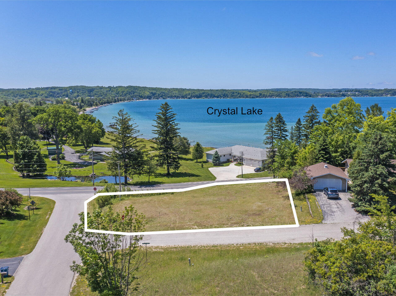 759 Holiday Court Property Photo 1