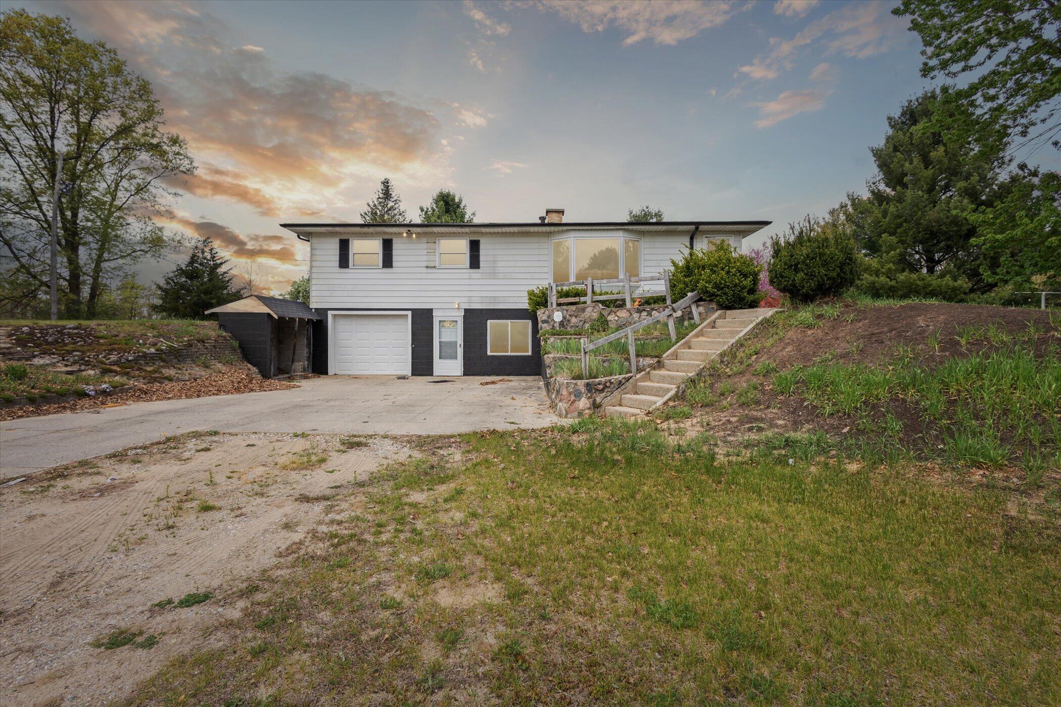 620 N Lake Road Property Photo