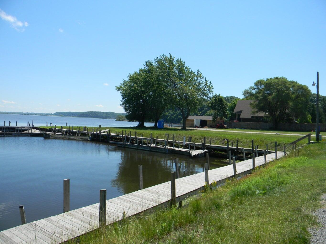 846 S Lakeshore Drive, 2 Property Photo 1