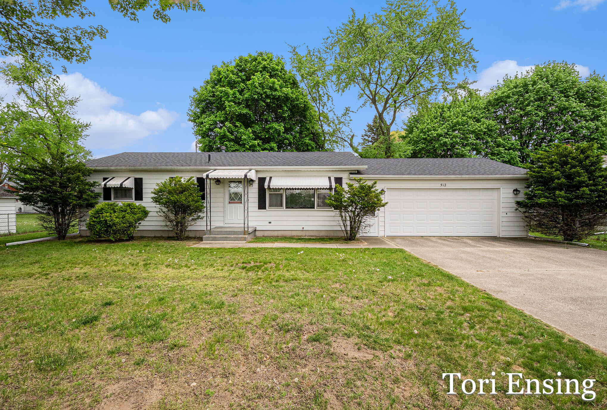 512 Maple Street Property Photo