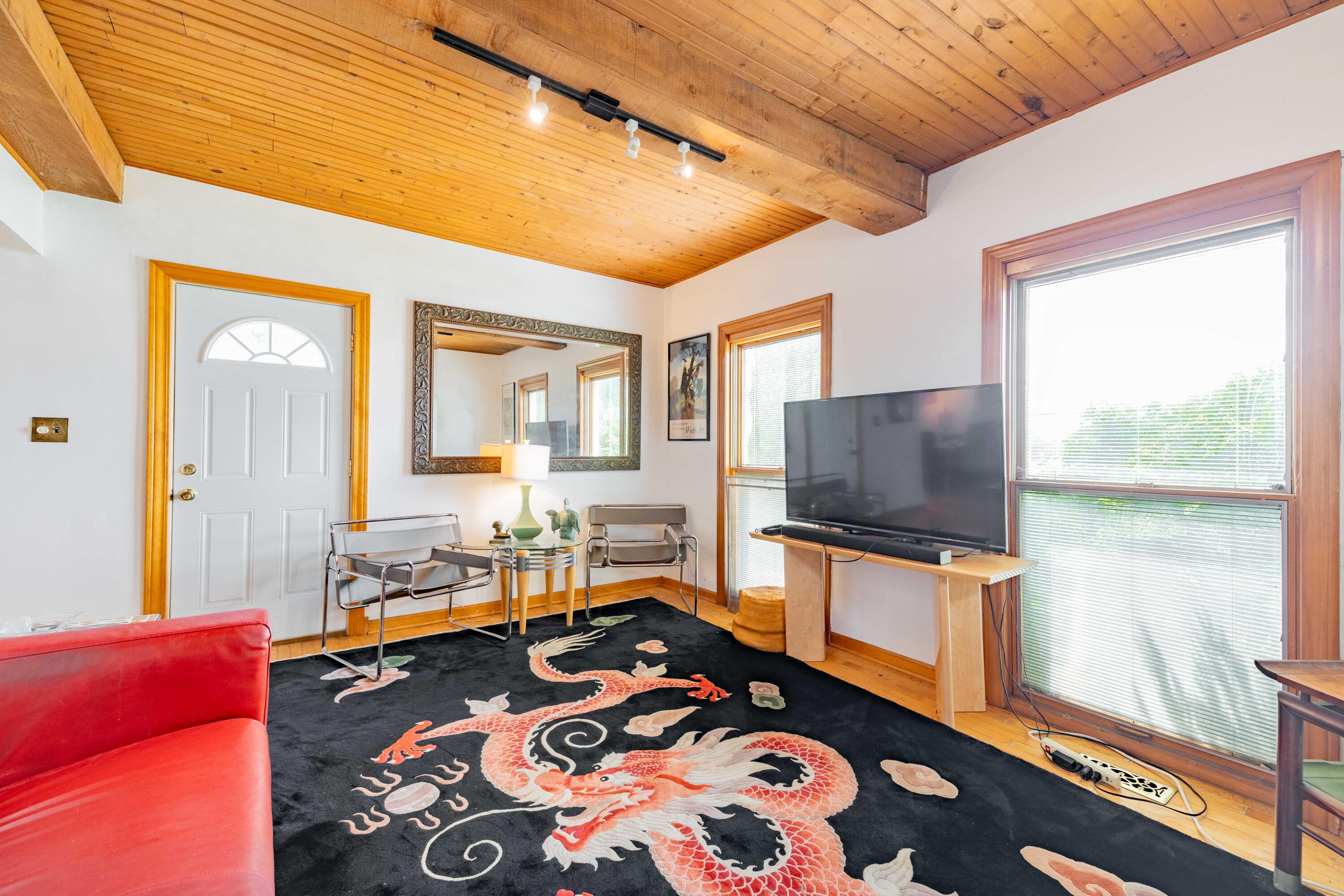 25653 W River Road Property Photo 7