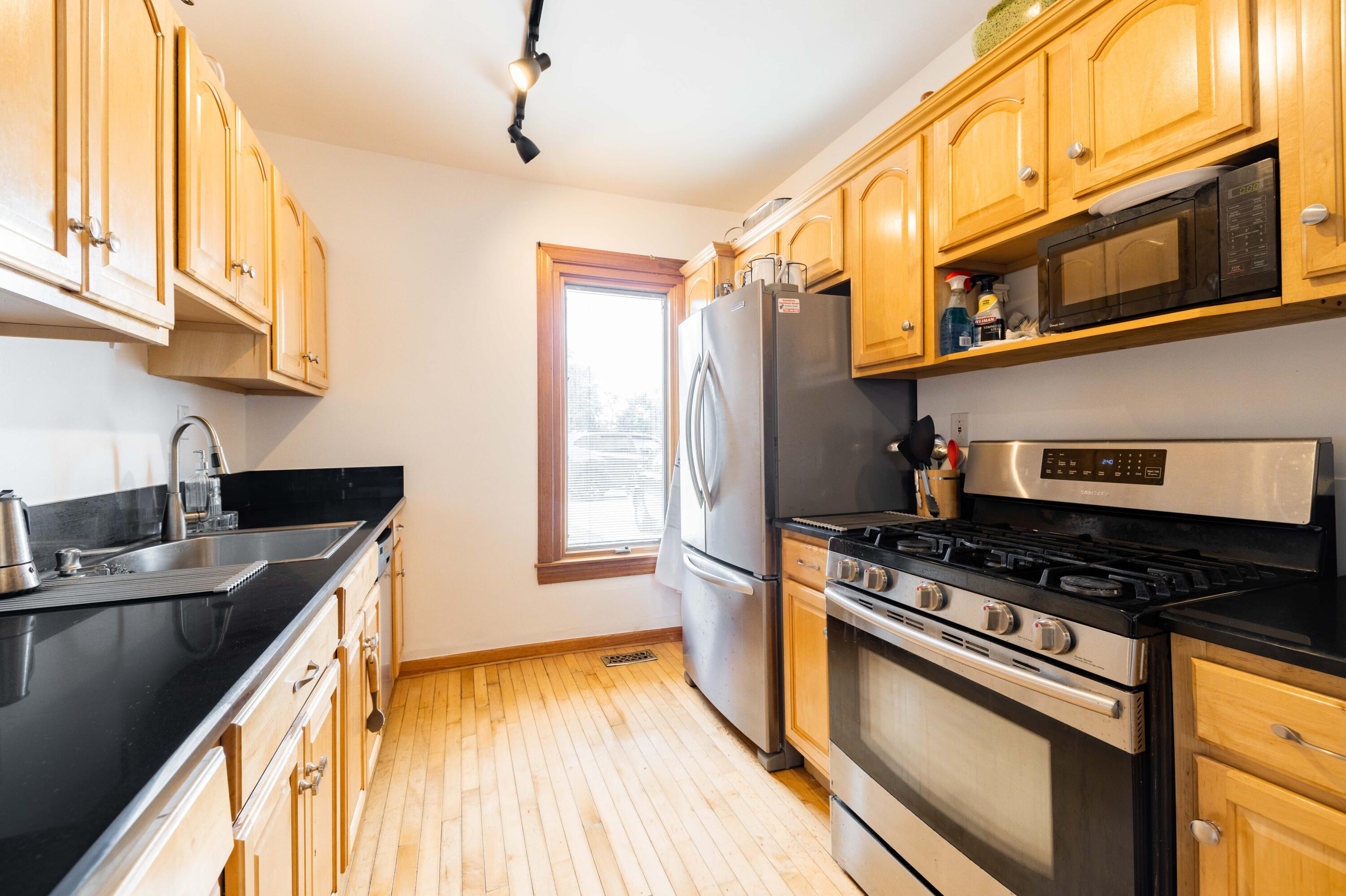25653 W River Road Property Photo 12