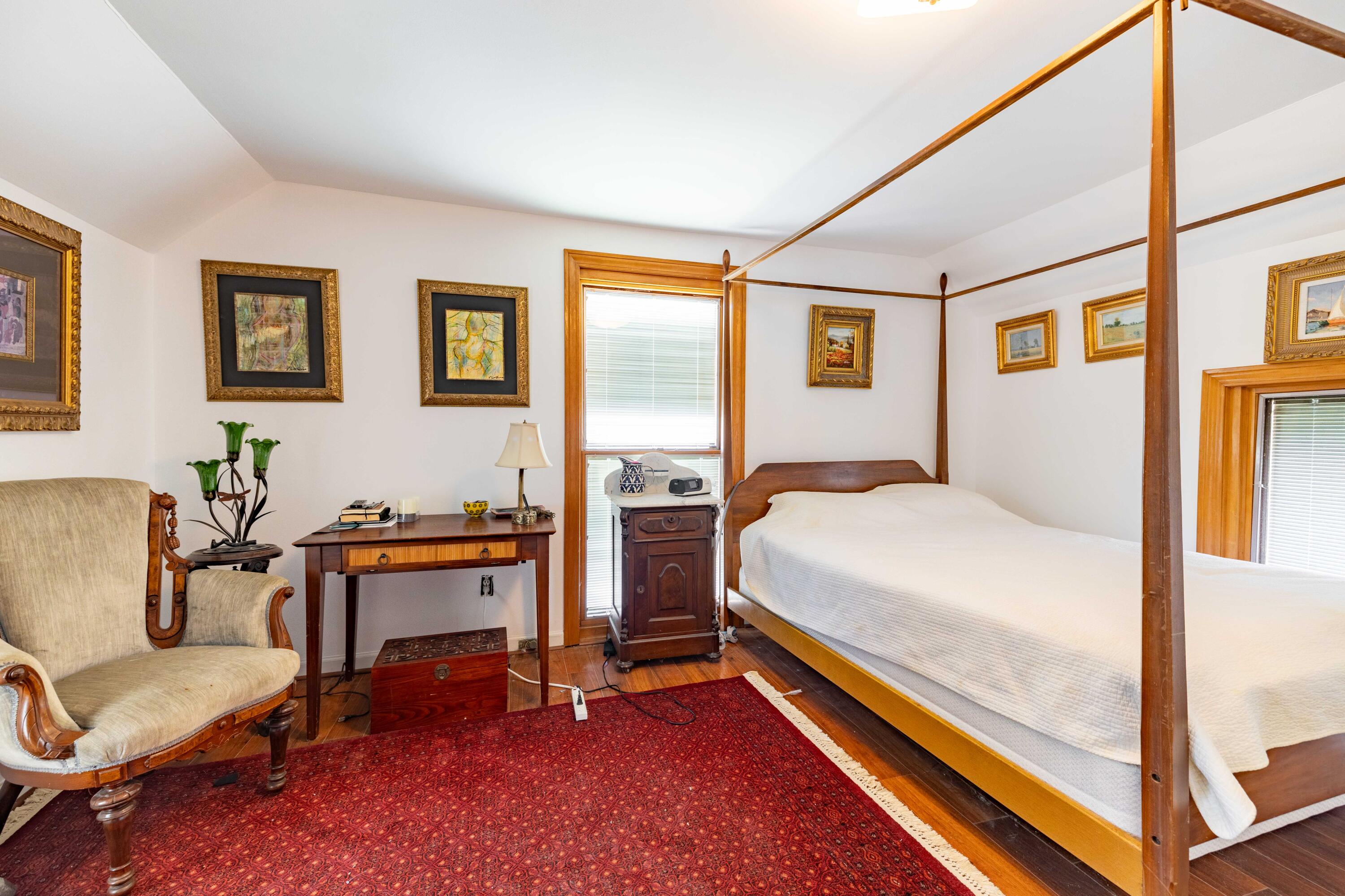 25653 W River Road Property Photo 16