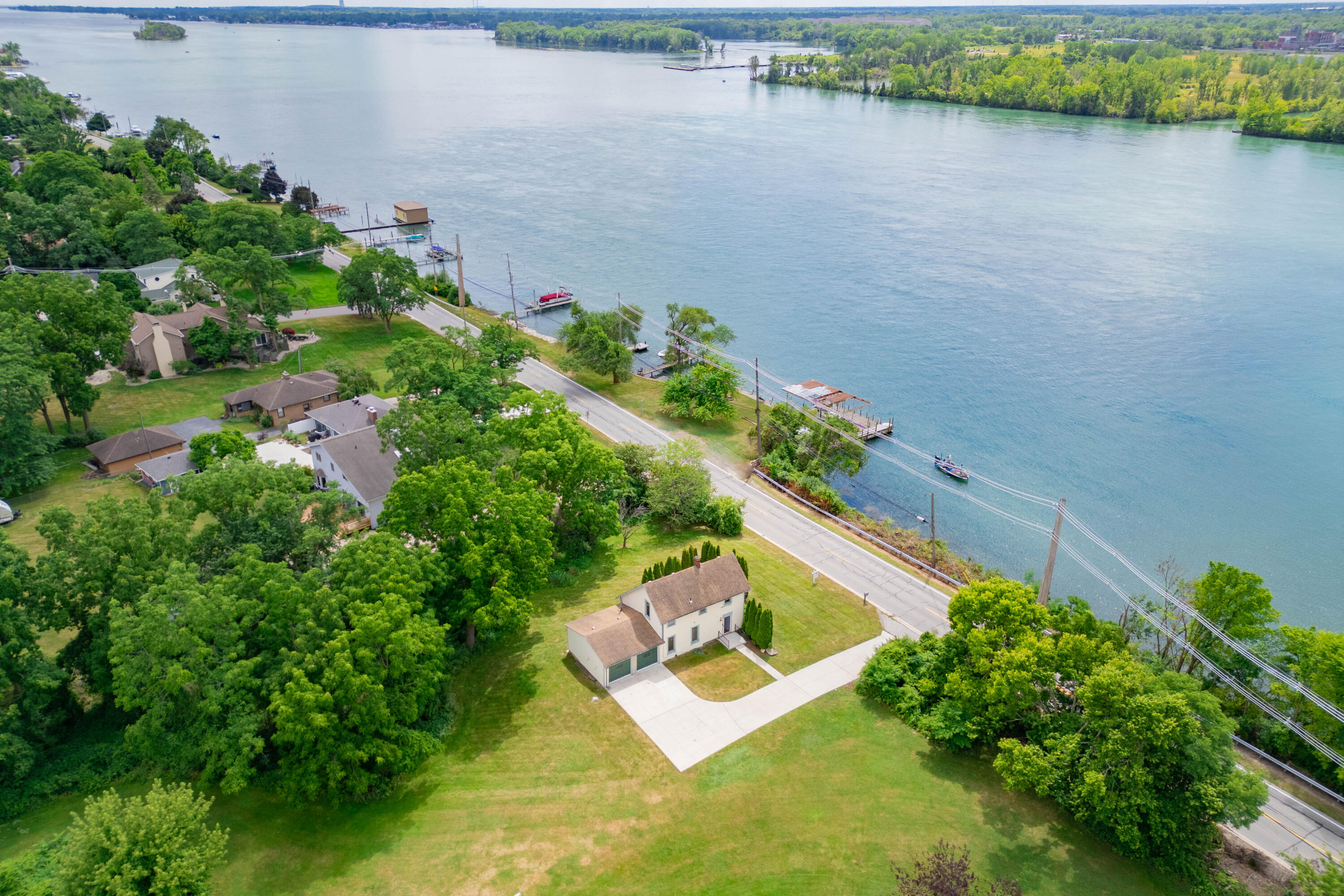 25653 W River Road Property Photo 25