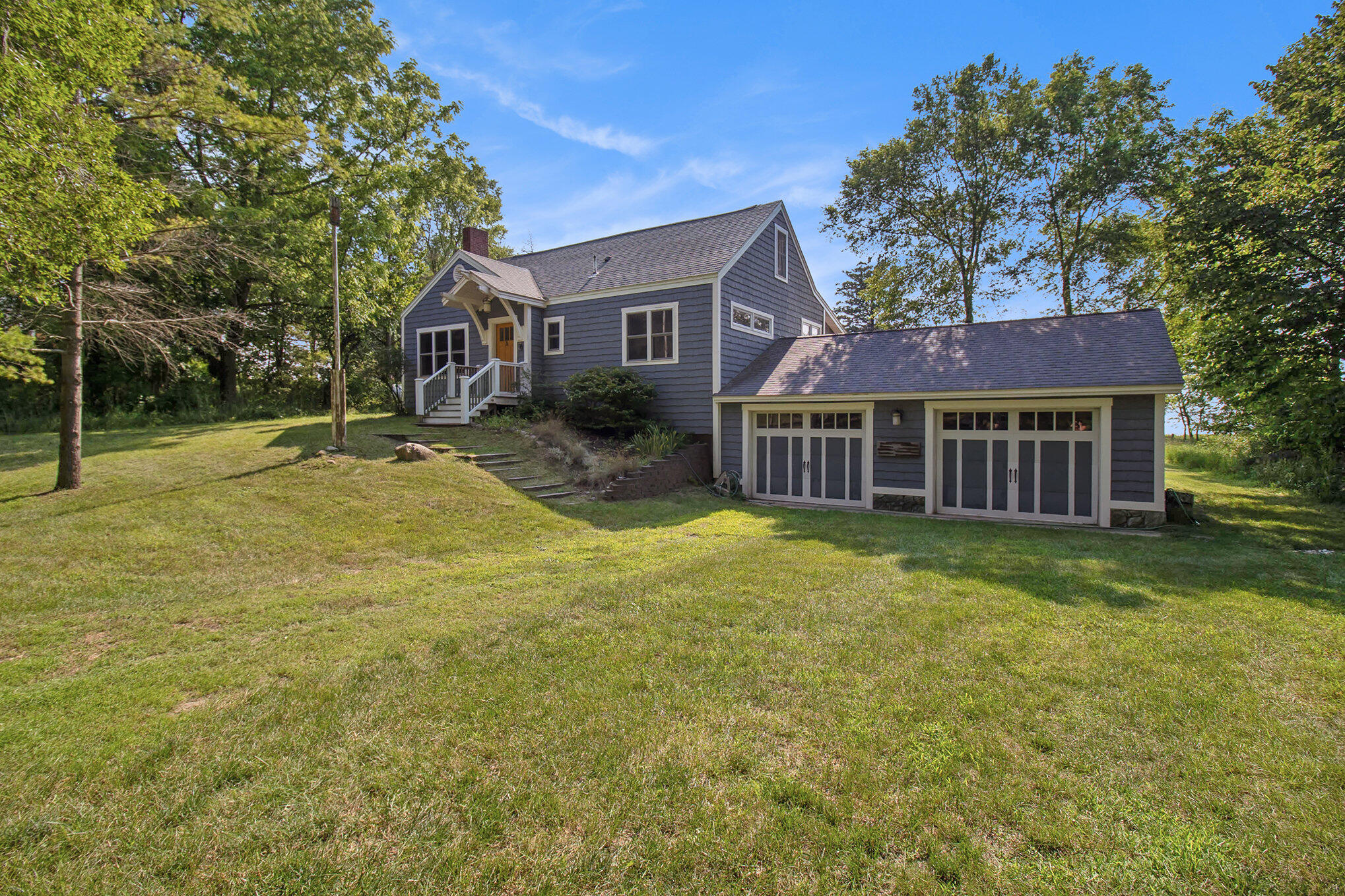 2177 S Lakeshore Drive Property Photo 6