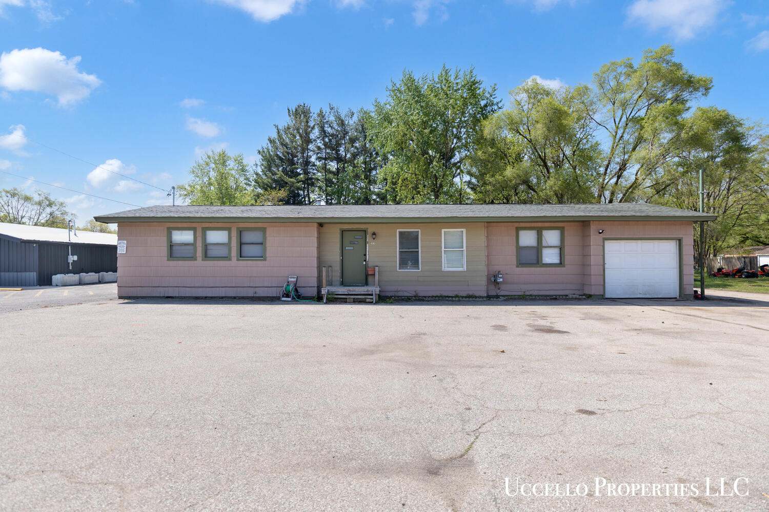 4505 E Apple Avenue Property Photo 1