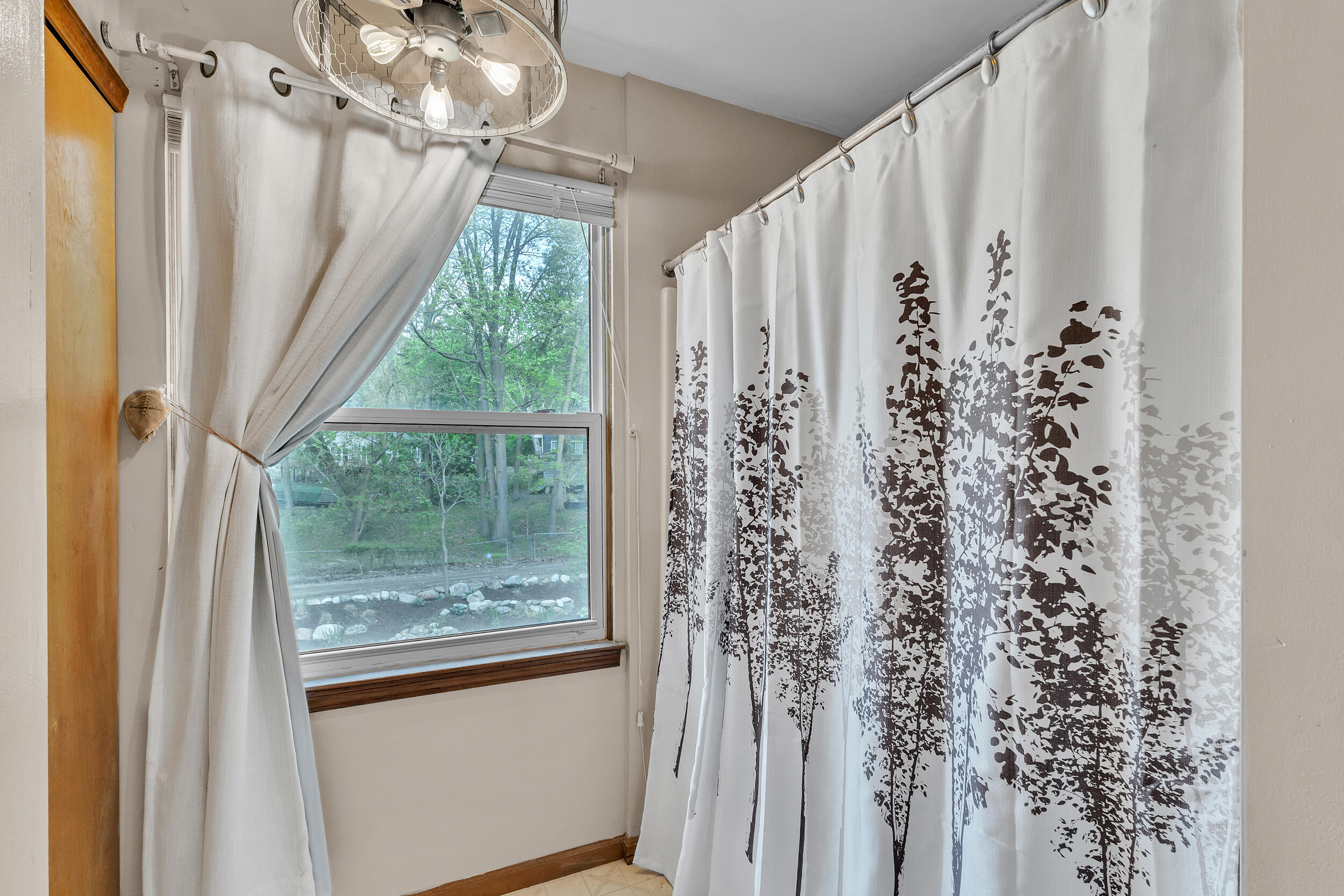 6550 Avon Drive Property Photo 25