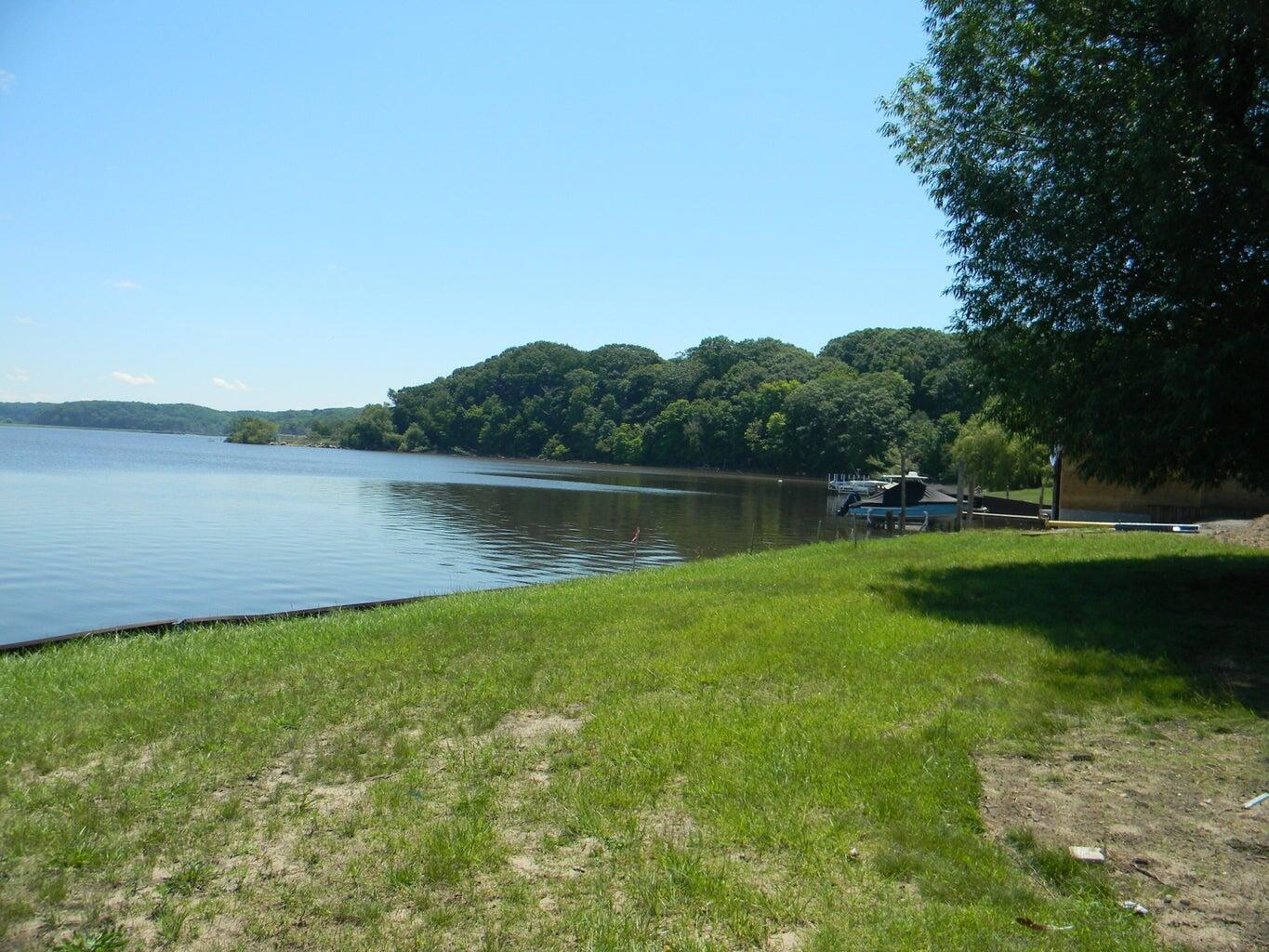 846 S Lakeshore Drive, 1 Property Photo 1
