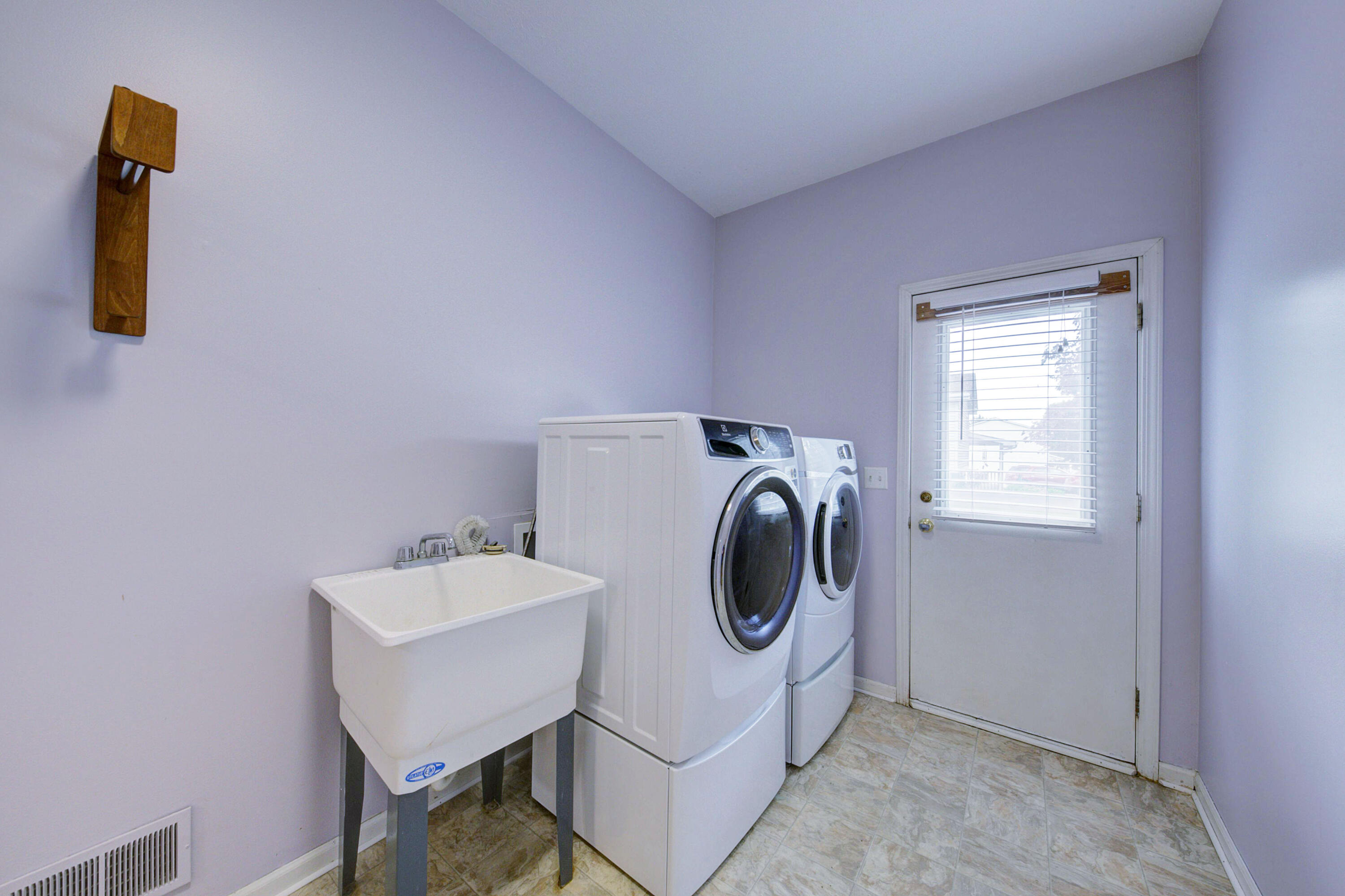 11094 Shadow Woods Lane Property Photo 26