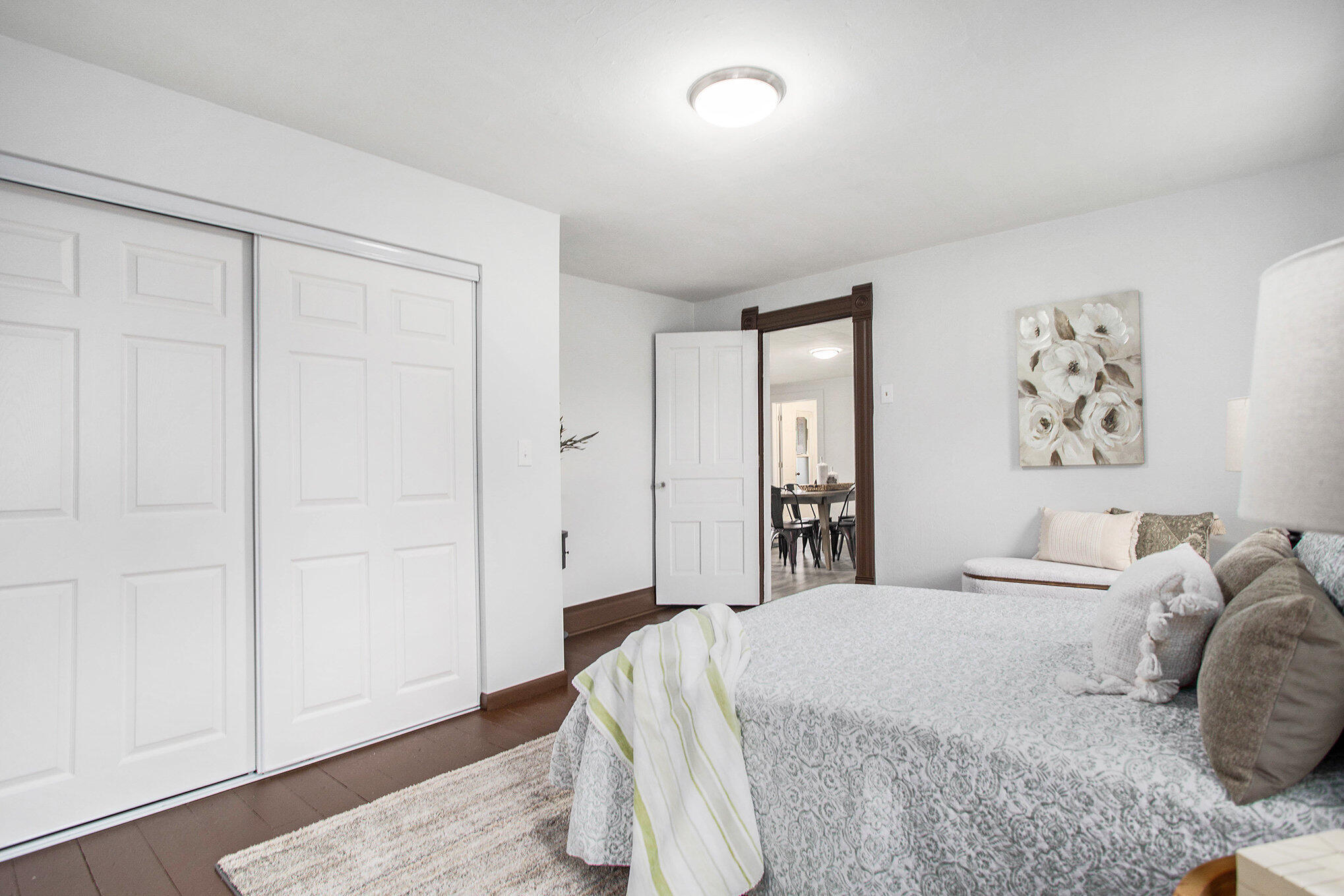 634 E Chicago Street Property Photo 12