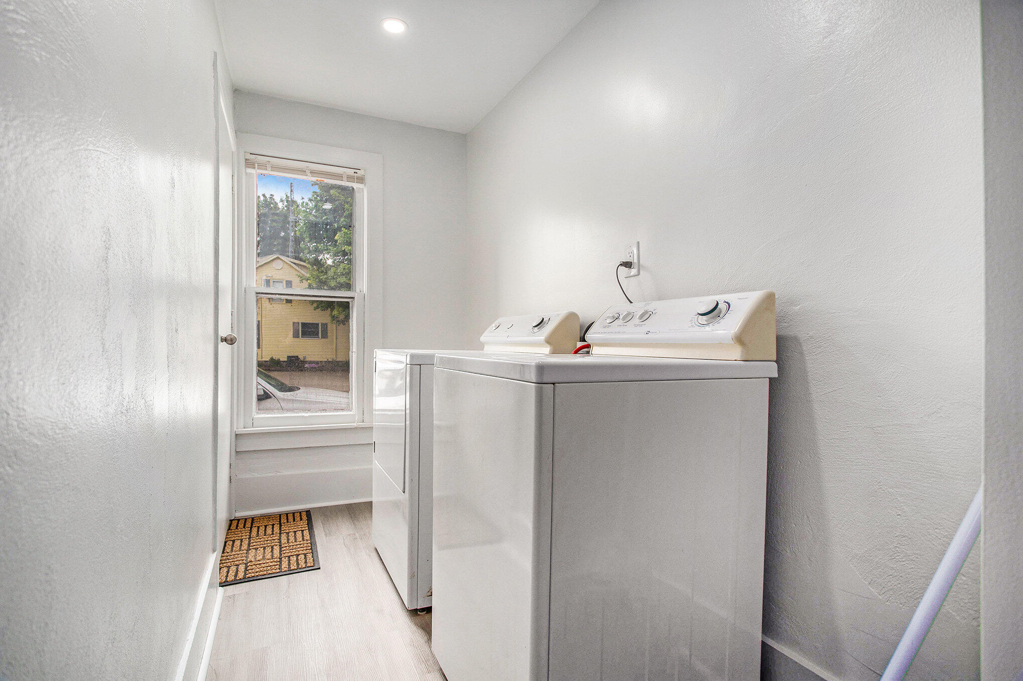 634 E Chicago Street Property Photo 13