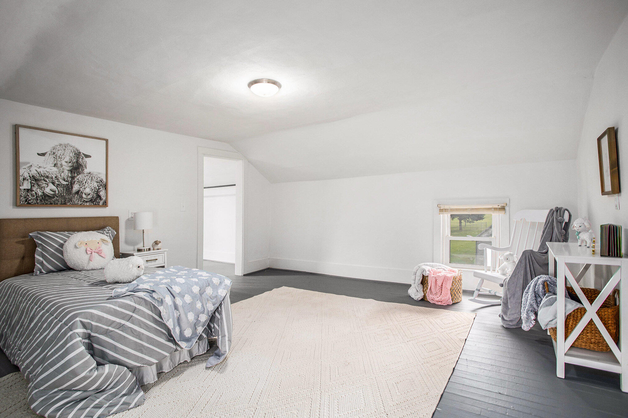 634 E Chicago Street Property Photo 16