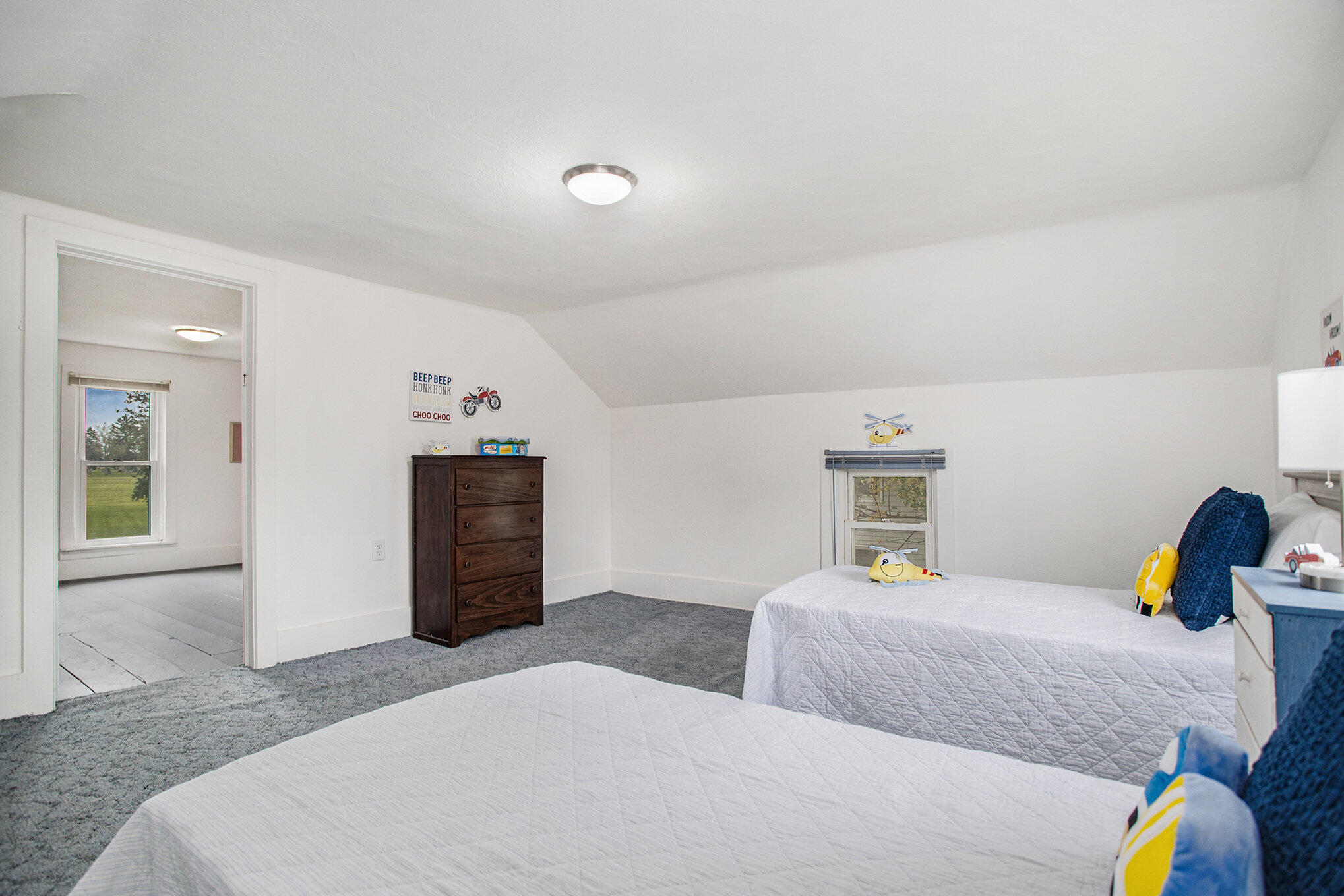 634 E Chicago Street Property Photo 18
