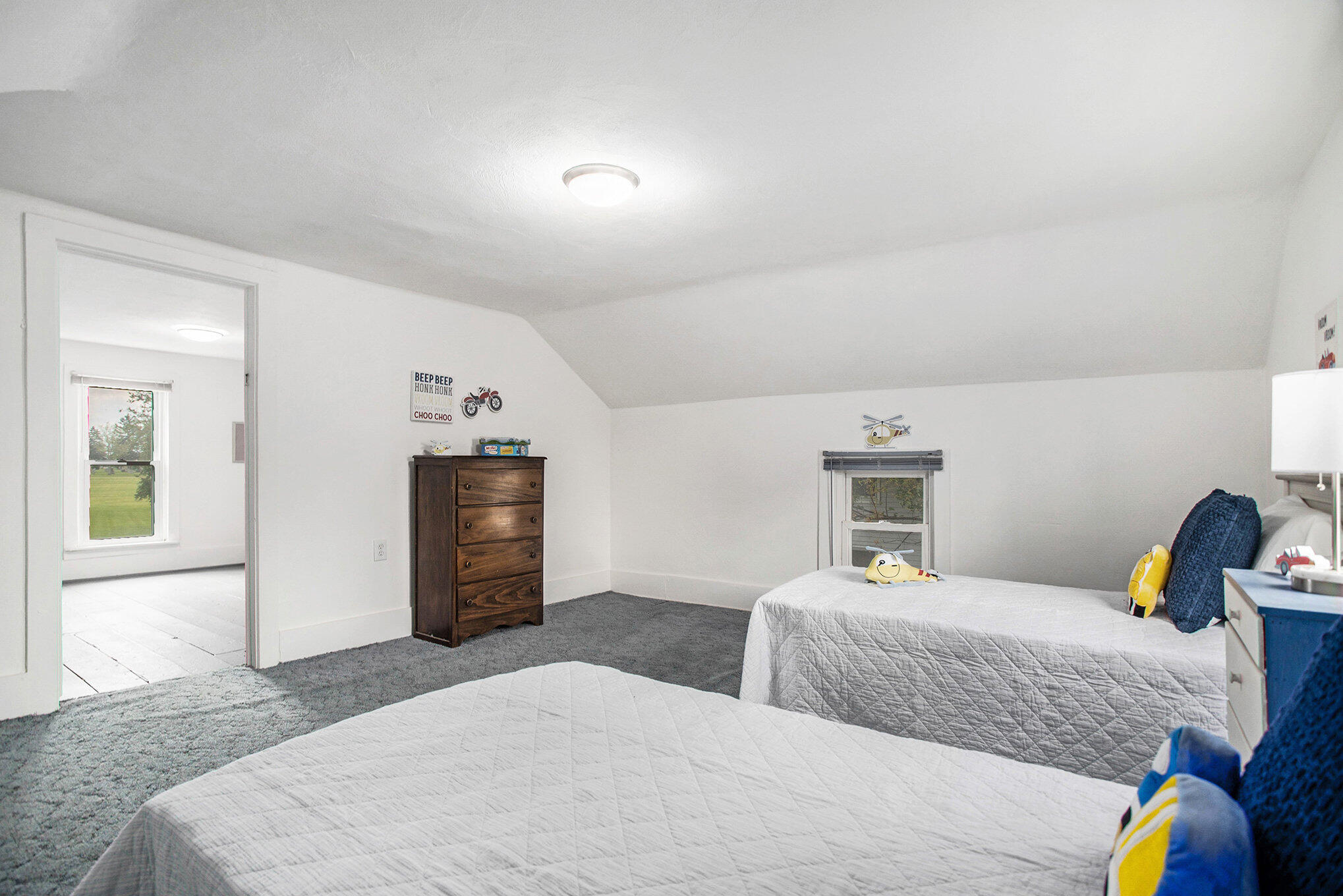 634 E Chicago Street Property Photo 19