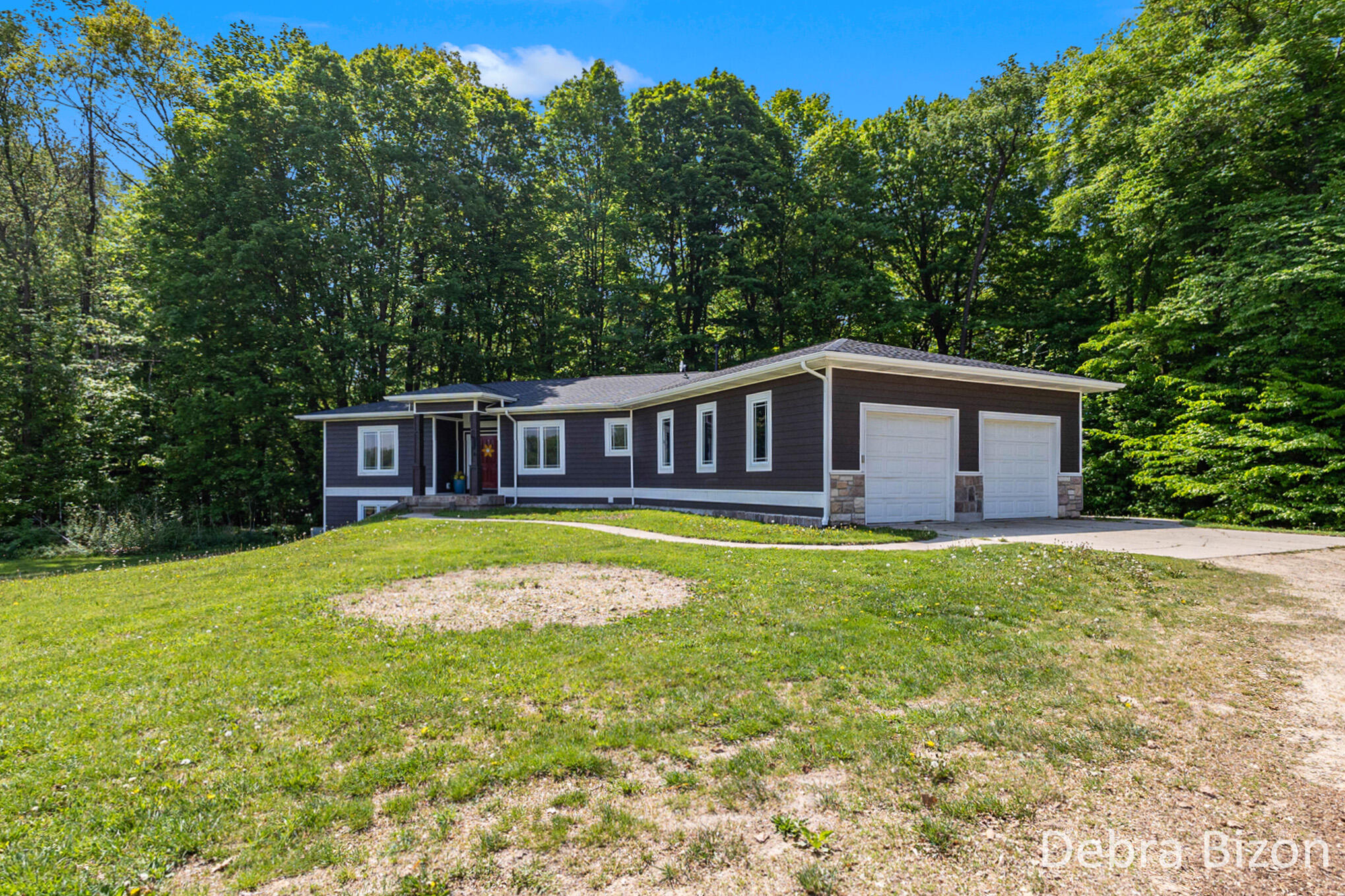 13941 Alger Road Property Photo 5